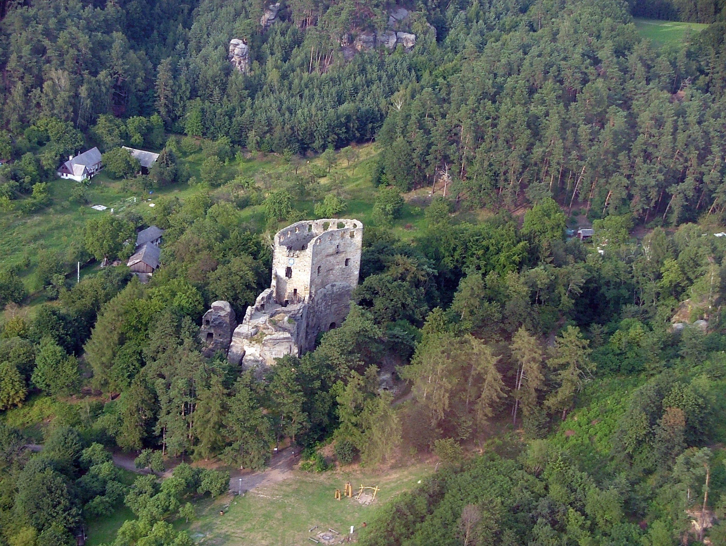Zřícenina hradu Valečov foto 3