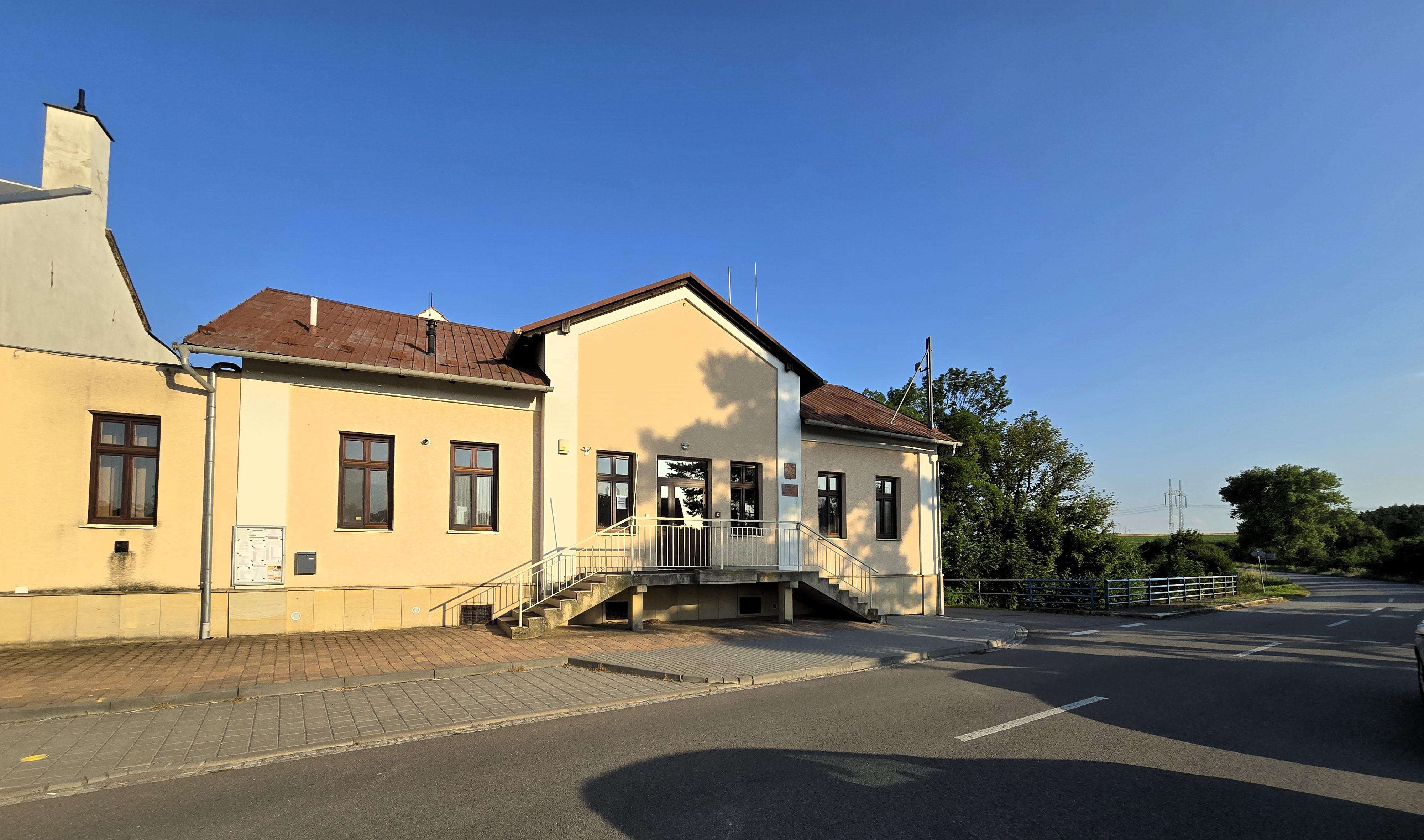 Stařechovice - obecní úřad foto 3