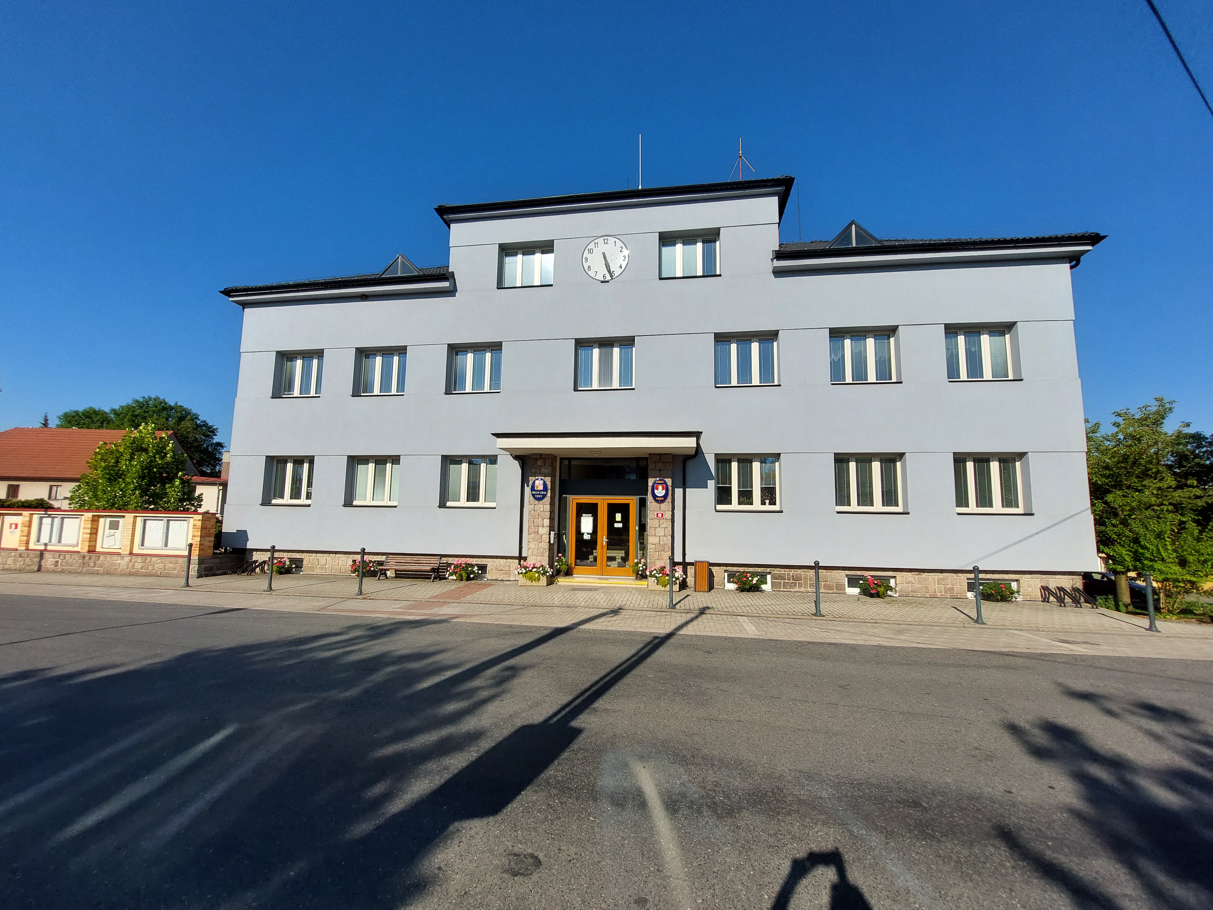 Vrdy - obecní úřad foto 2