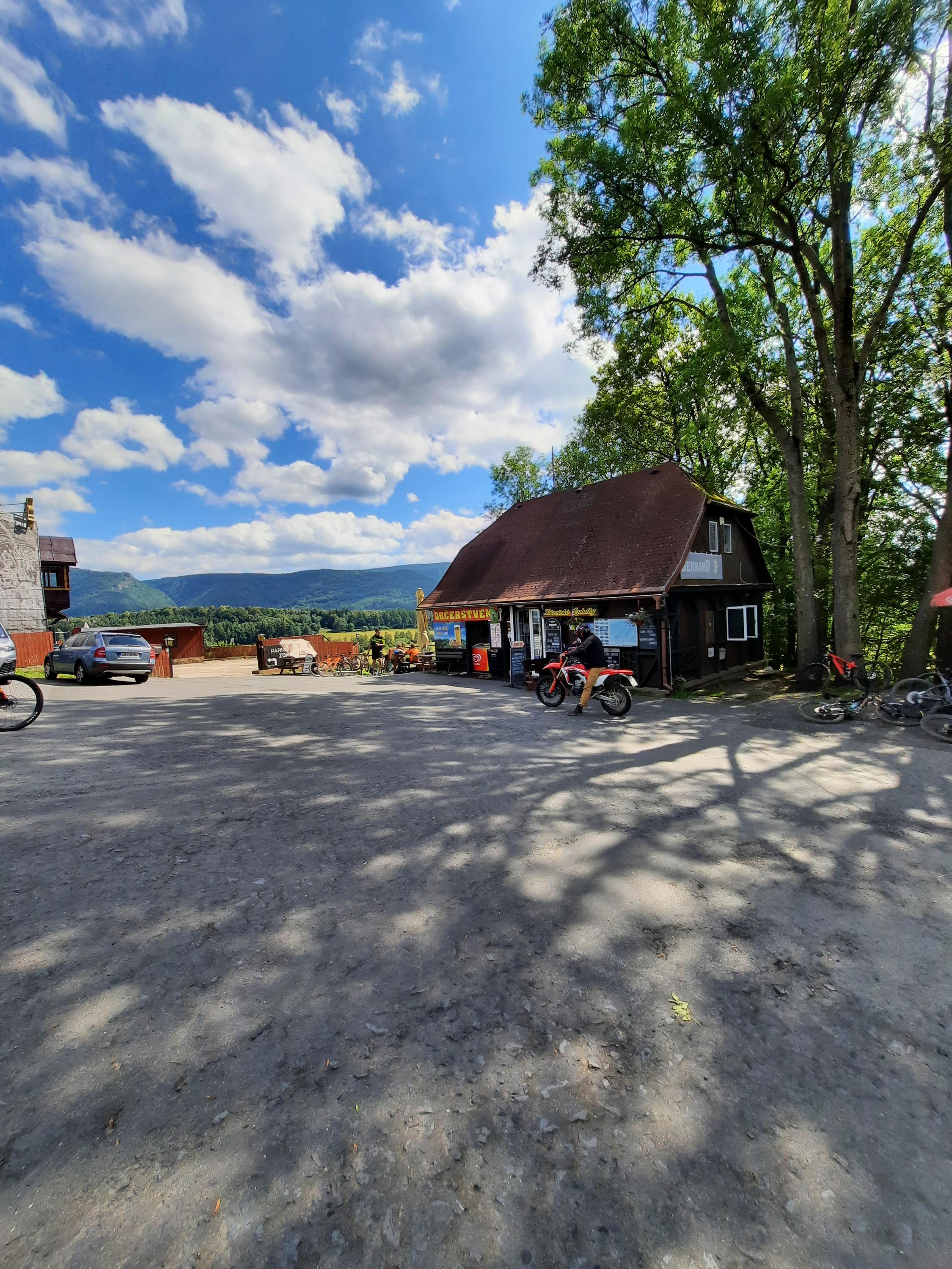 Obří sud - kiosek foto 2