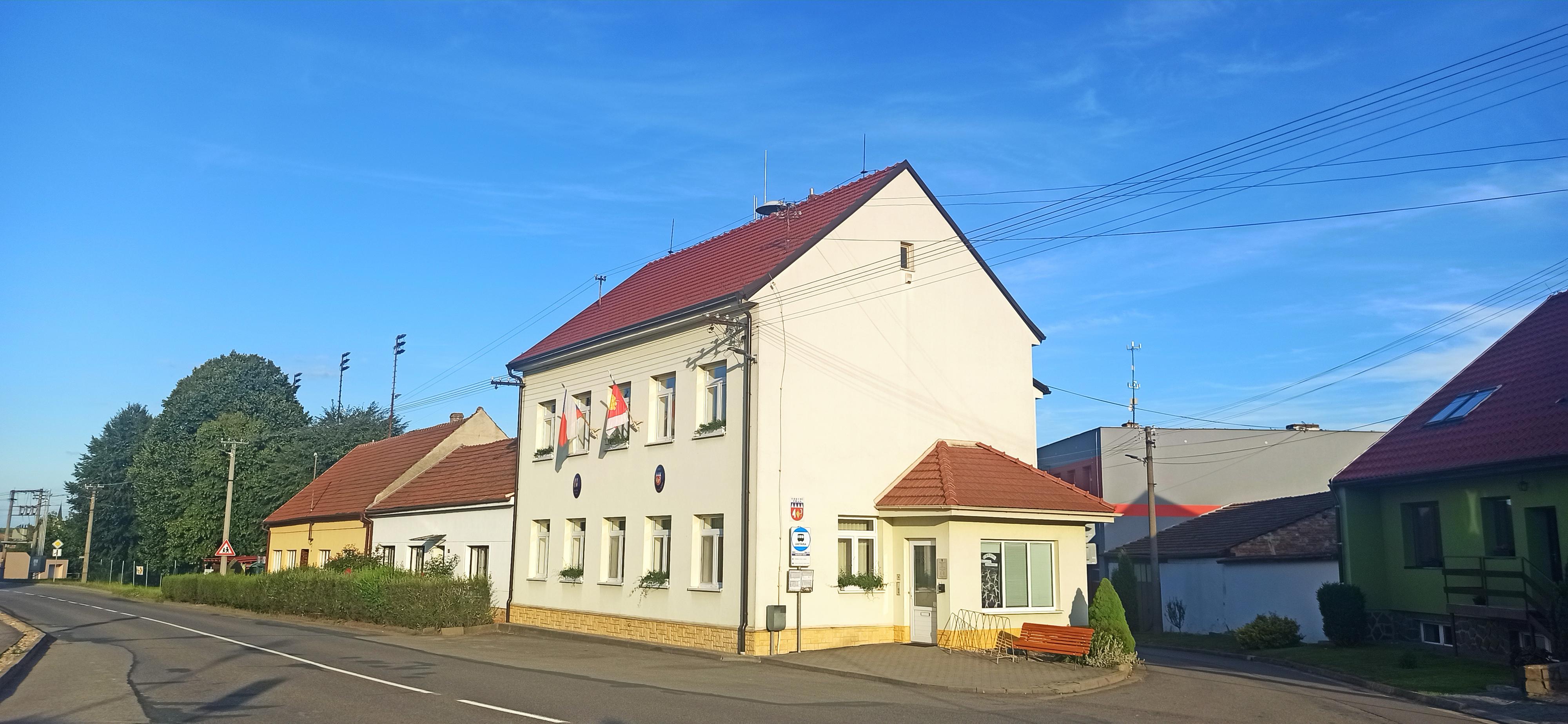 Hostěrádky-Rešov - obecní úřad foto 2