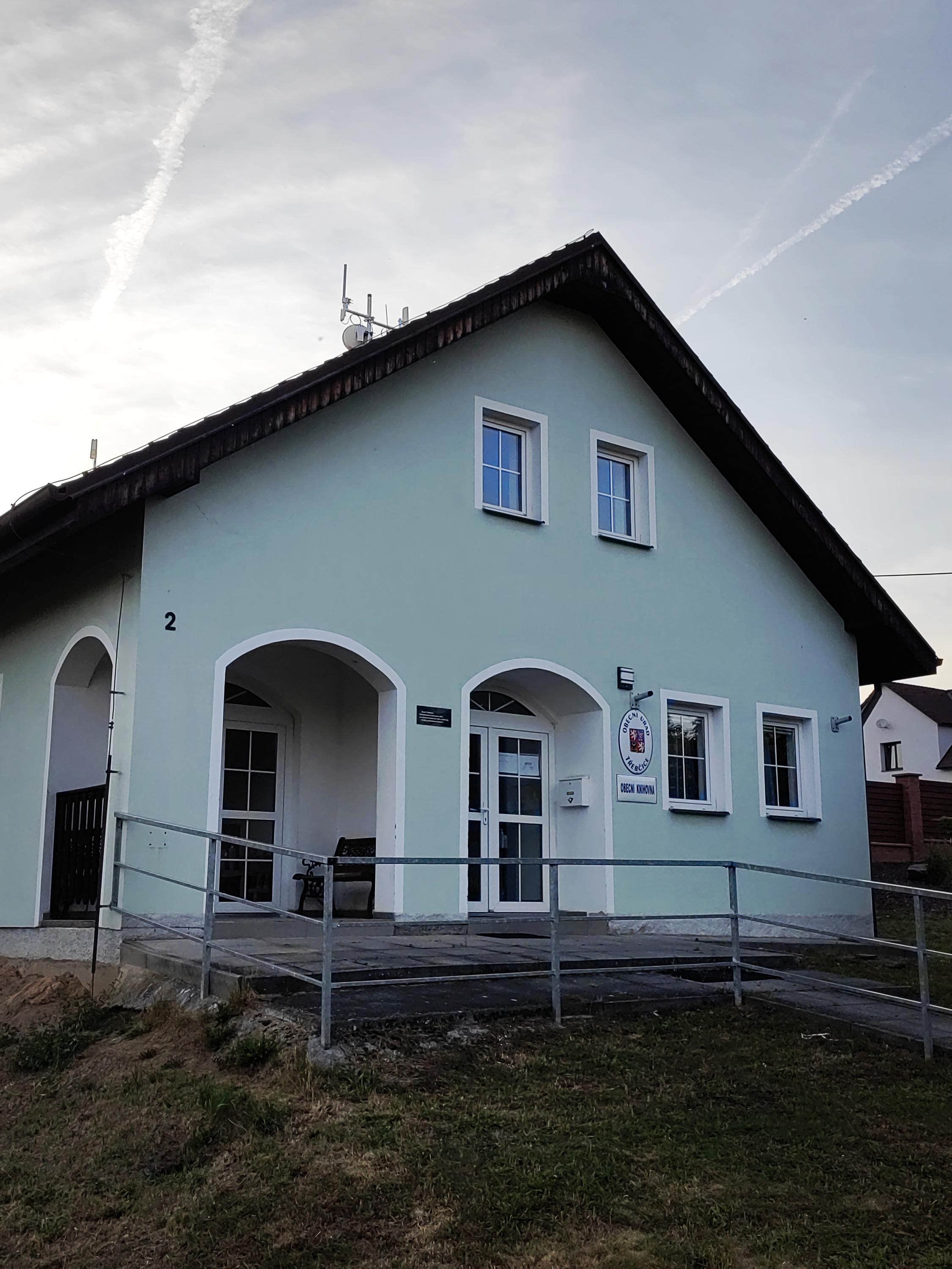 Třebčice - obecní úřad foto 4