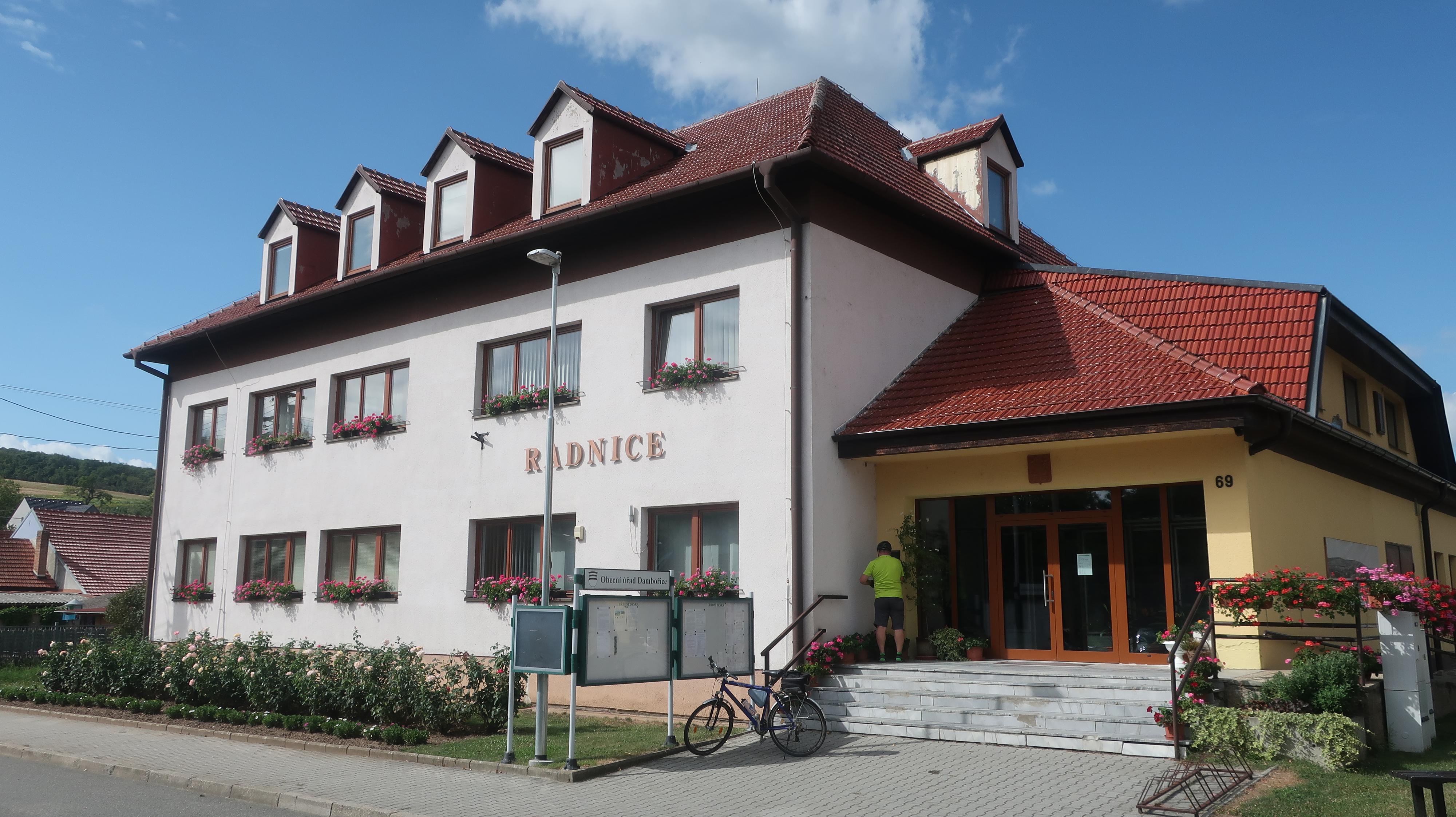 Dambořice - obecní úřad foto 3