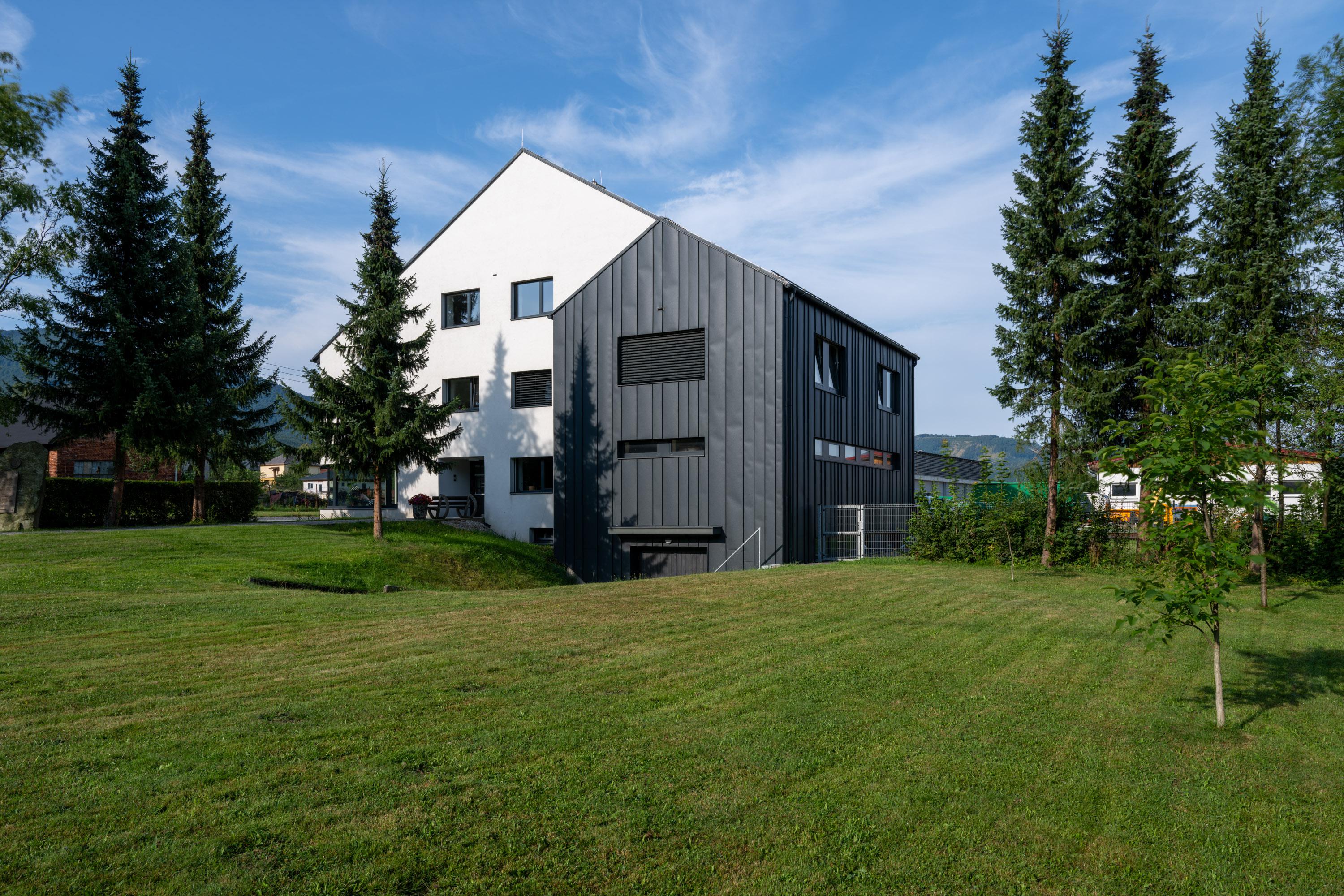 Trojanovice - obecní úřad foto 1