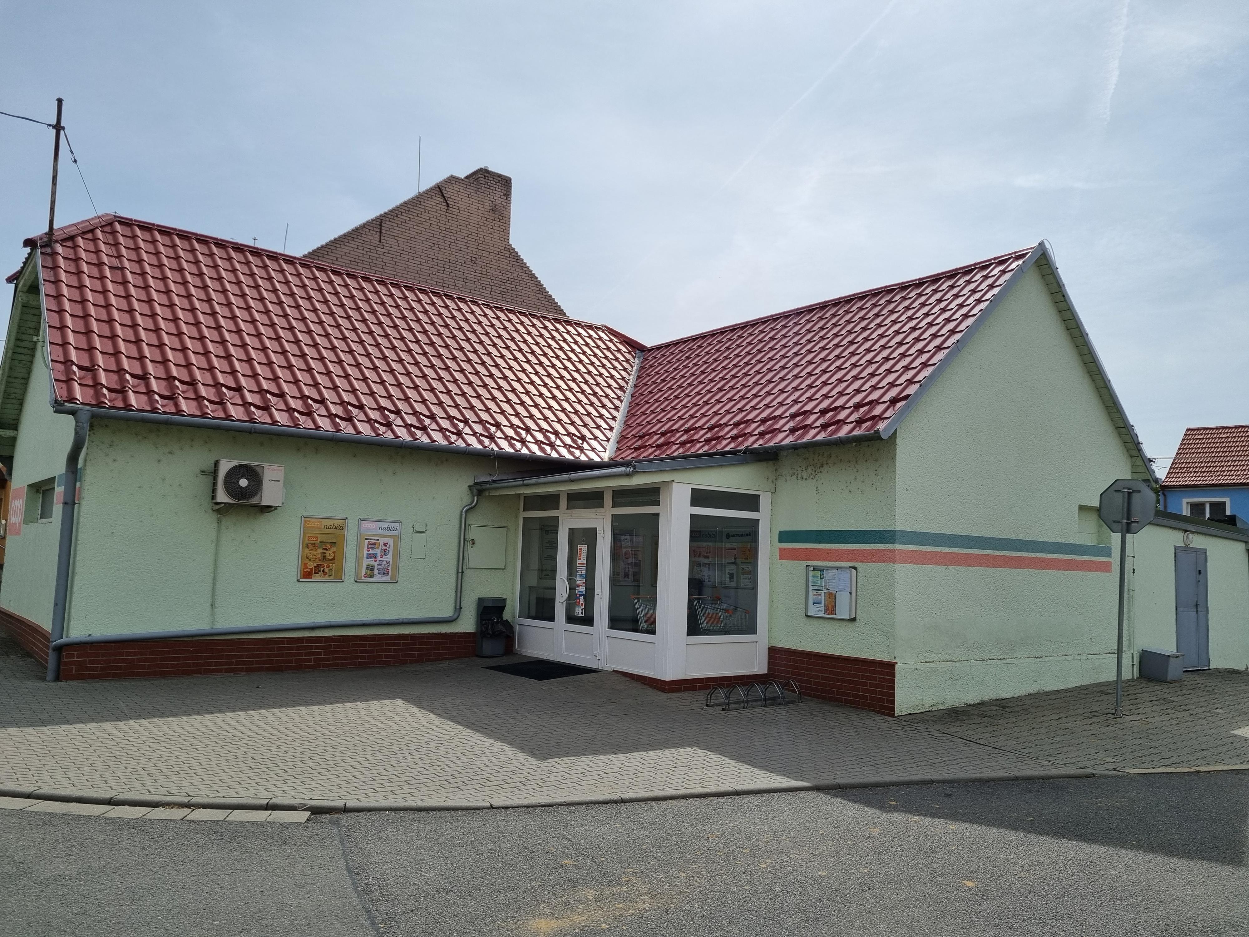 Jednota, spotřební družstvo v Hodoníně - COOP foto 2
