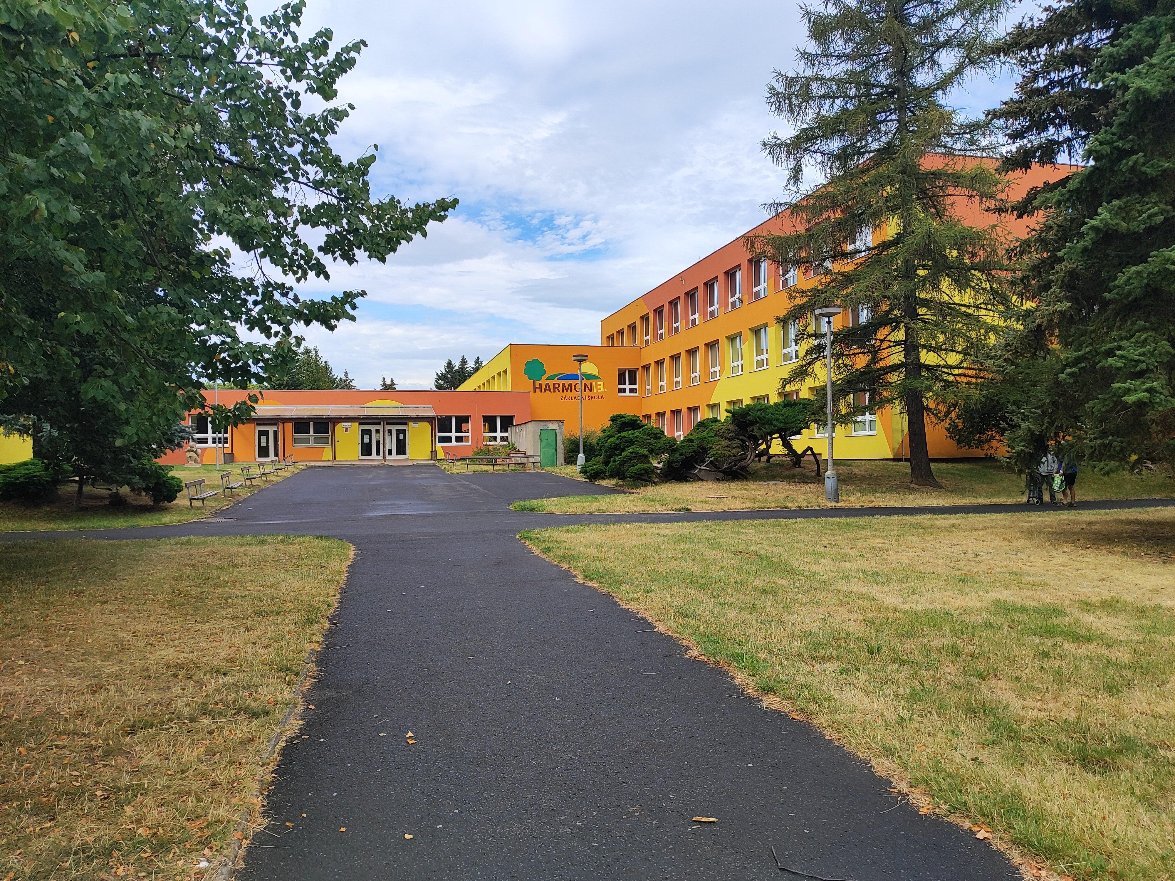 13. Základní škola Březenecká foto 2