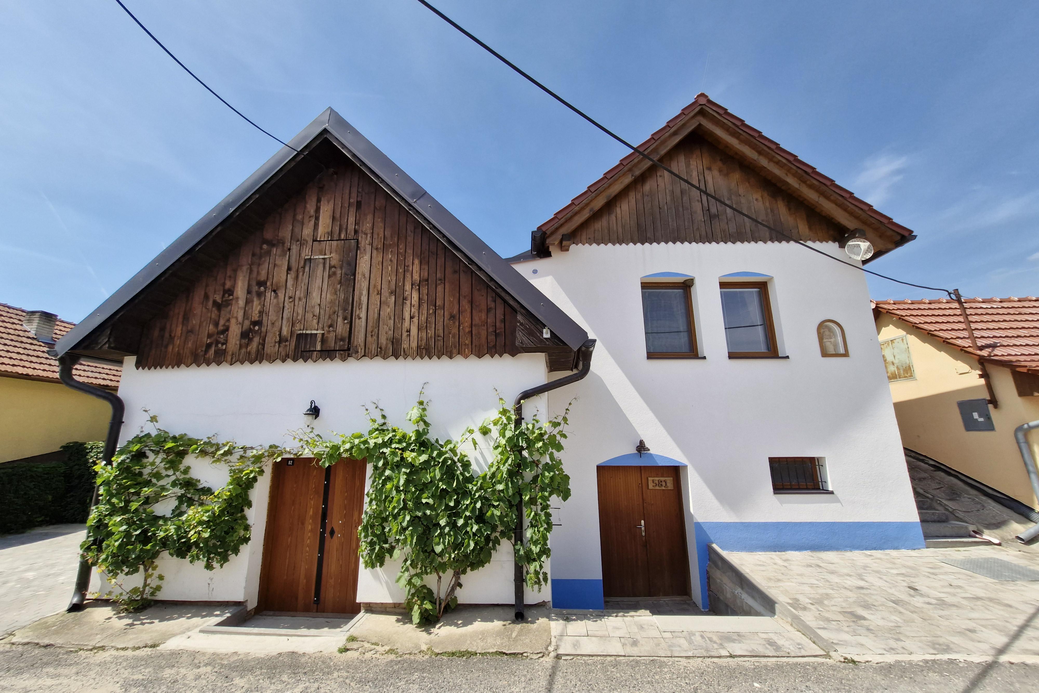 Apartmány pod pergolou - Vinařství Popovský