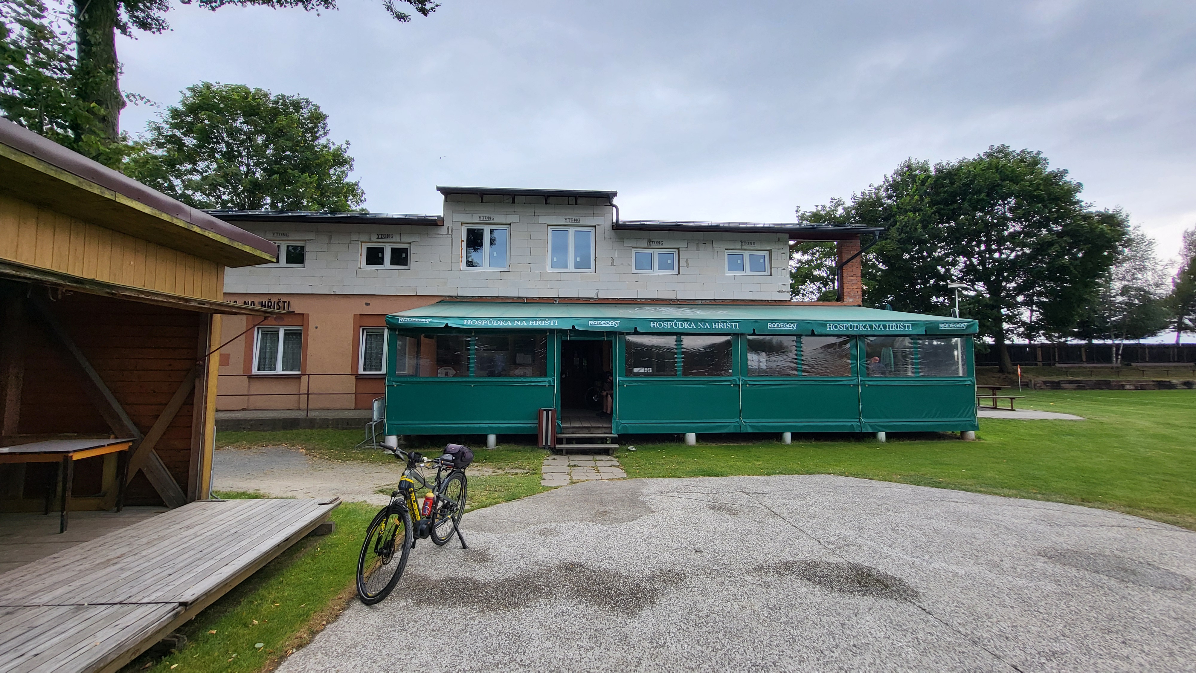 Hospůdka na hřišti Spálov foto 1
