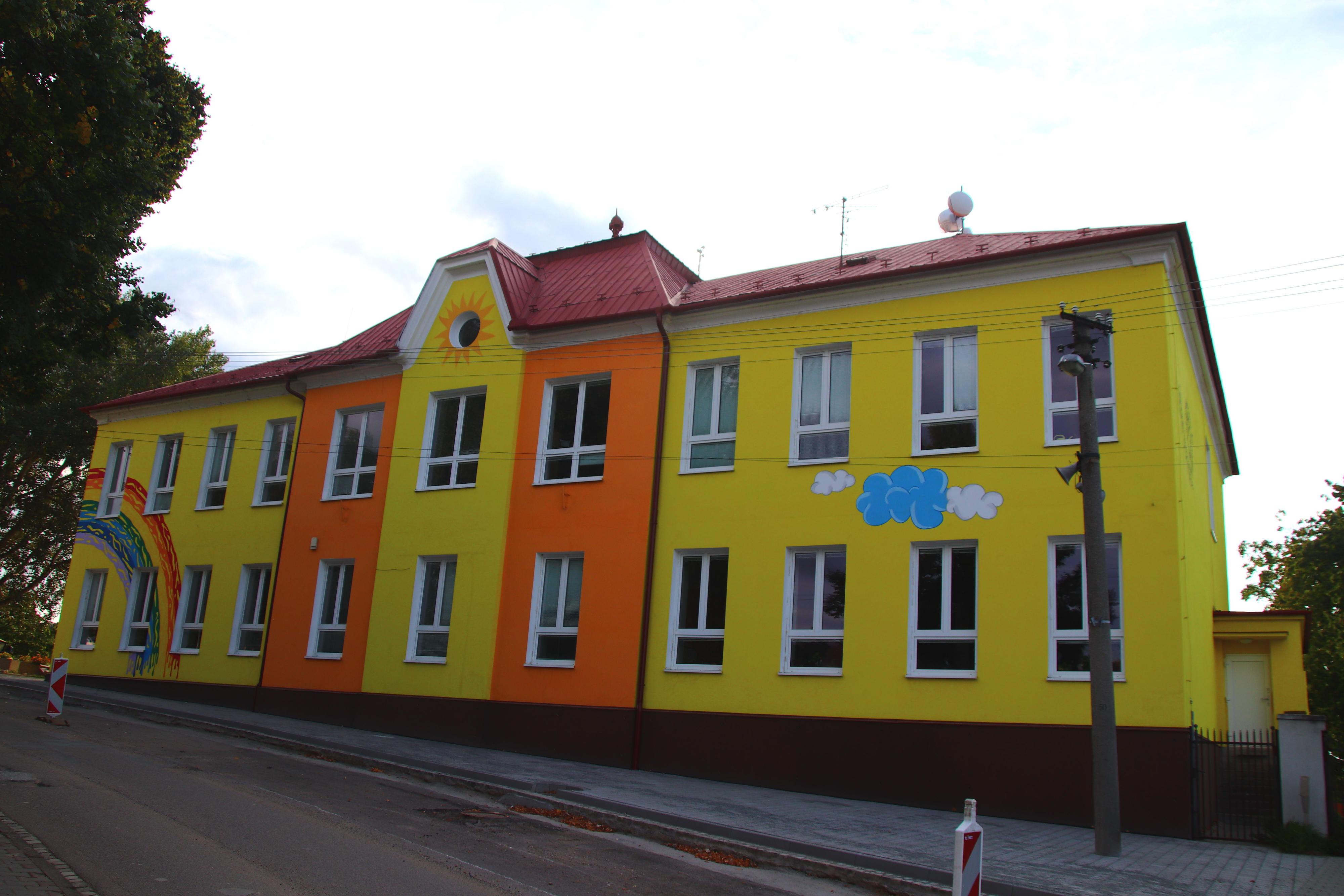 Základní škola Křepice, okres Břeclav foto 2