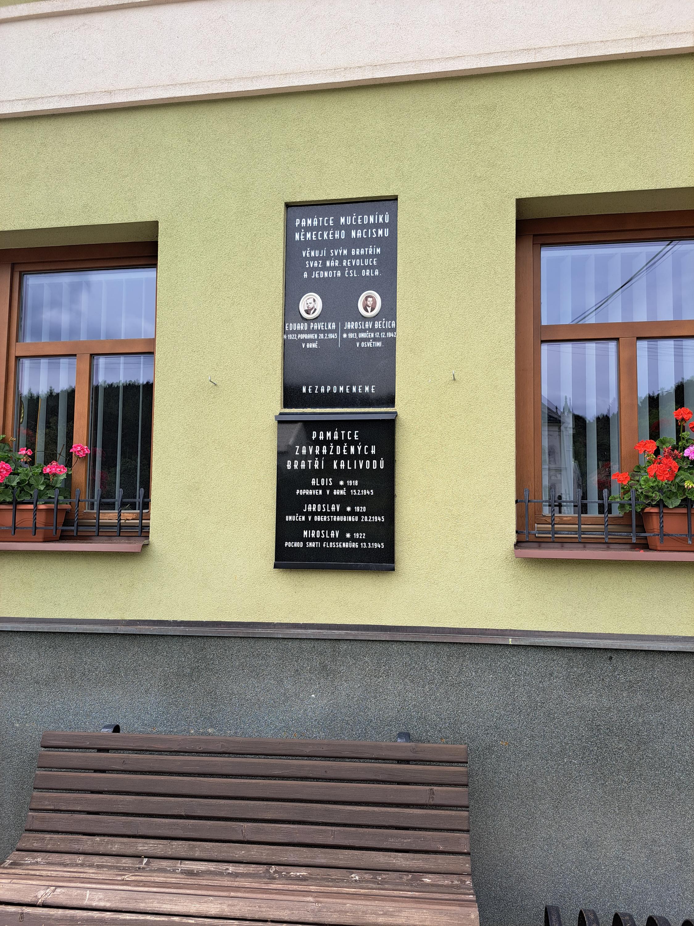 Trnava - obecní úřad foto 3