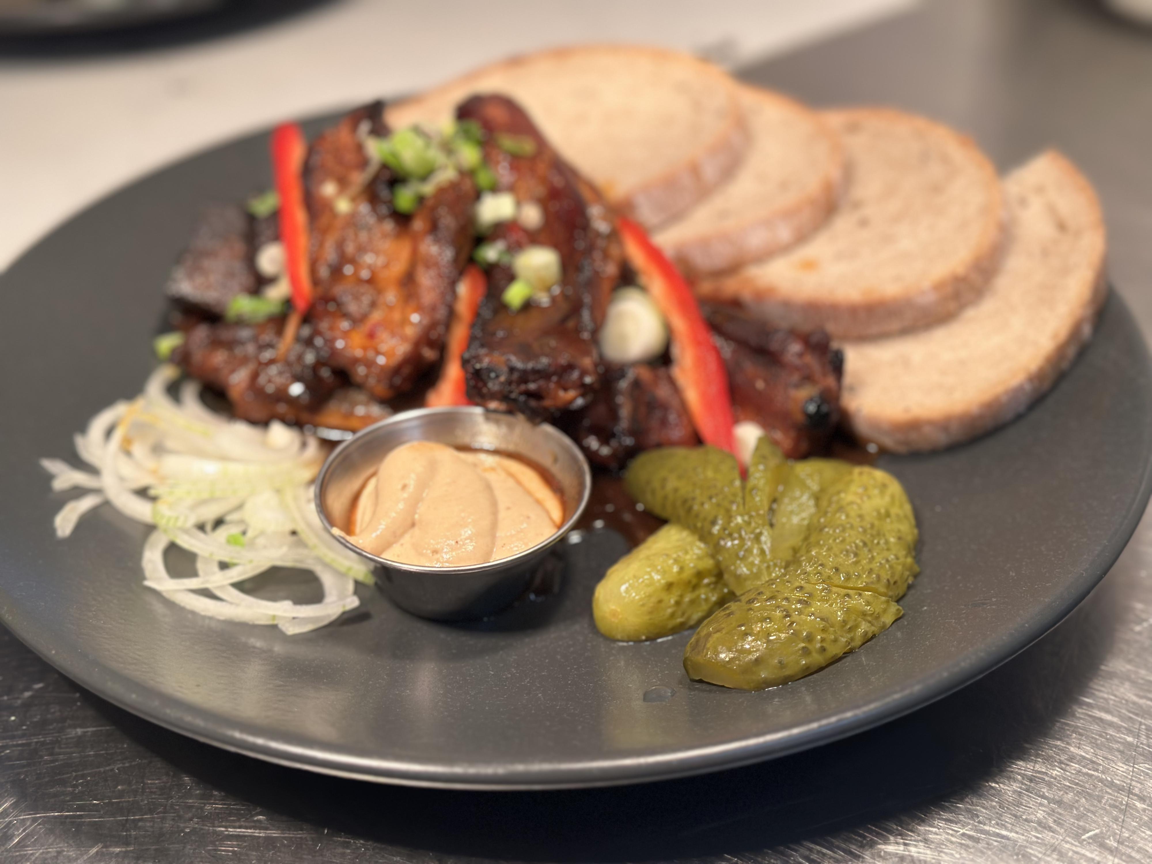 Restaurace a Selfie Cafe Žárovka foto 3