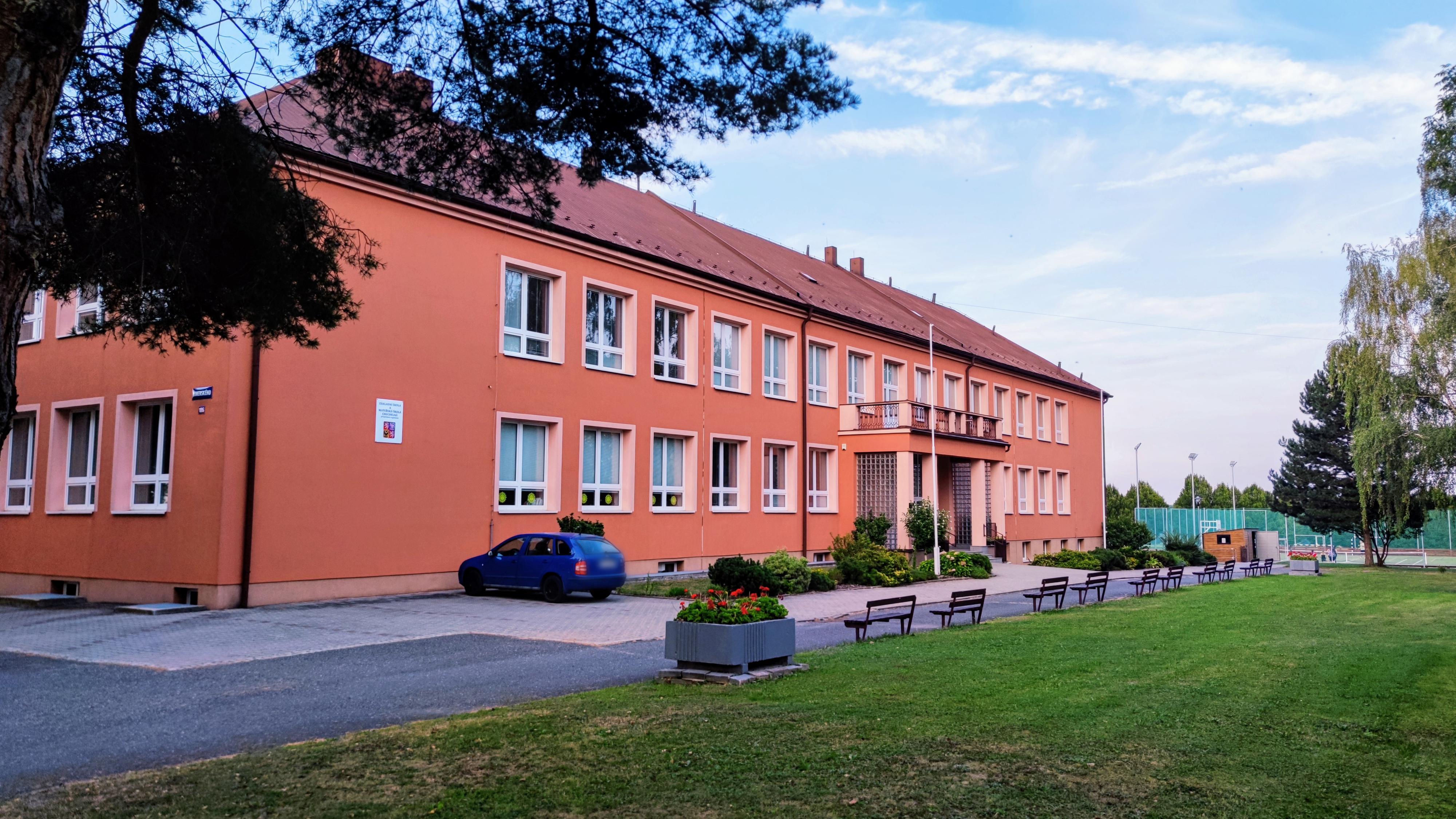 Základní škola a Mateřská škola Chuchelná foto 2