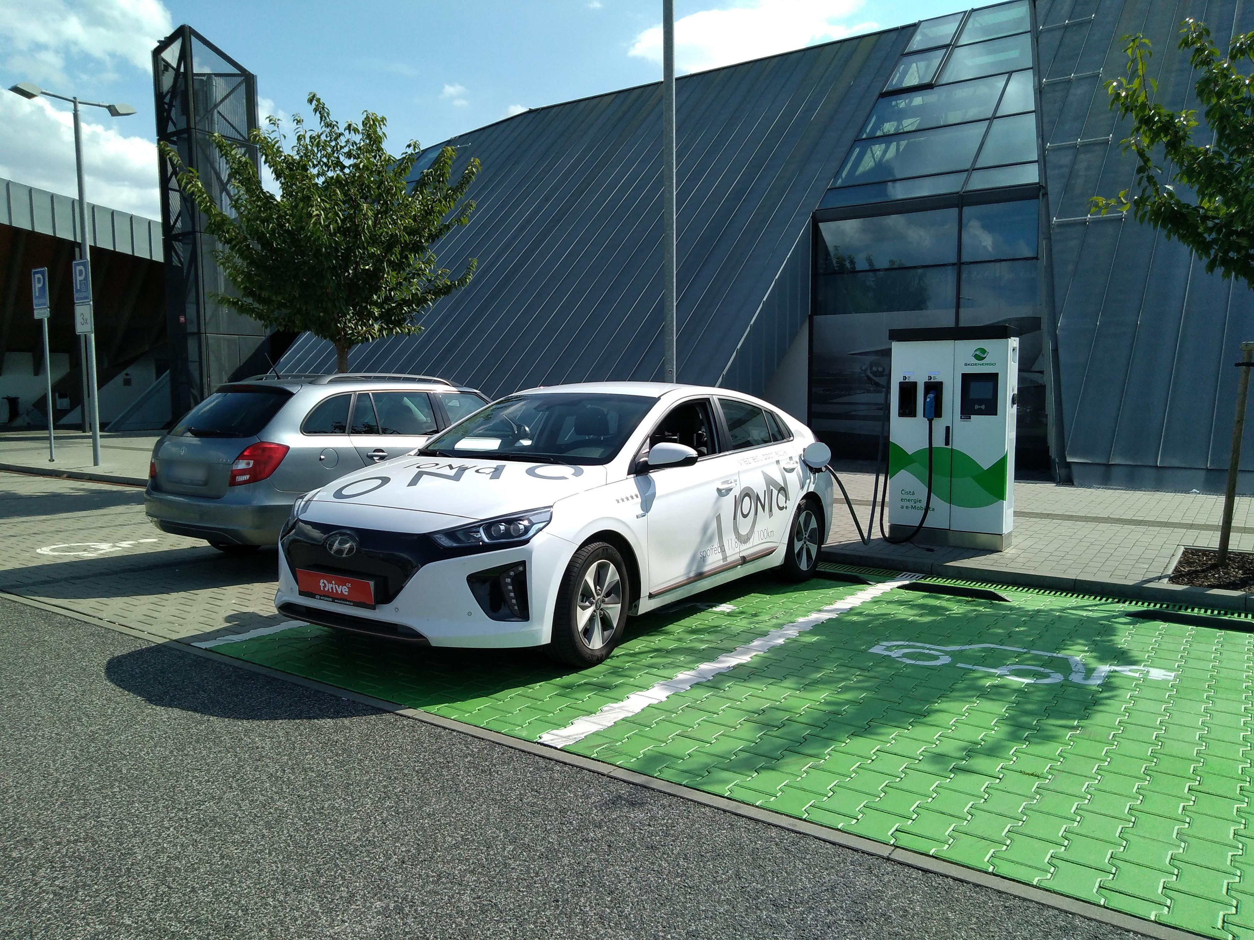 ŠKO-ENERGO, s.r.o. - Nabíjecí stanice foto 2