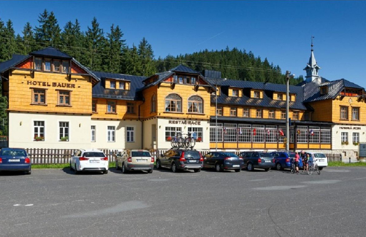 Hotel Bauer