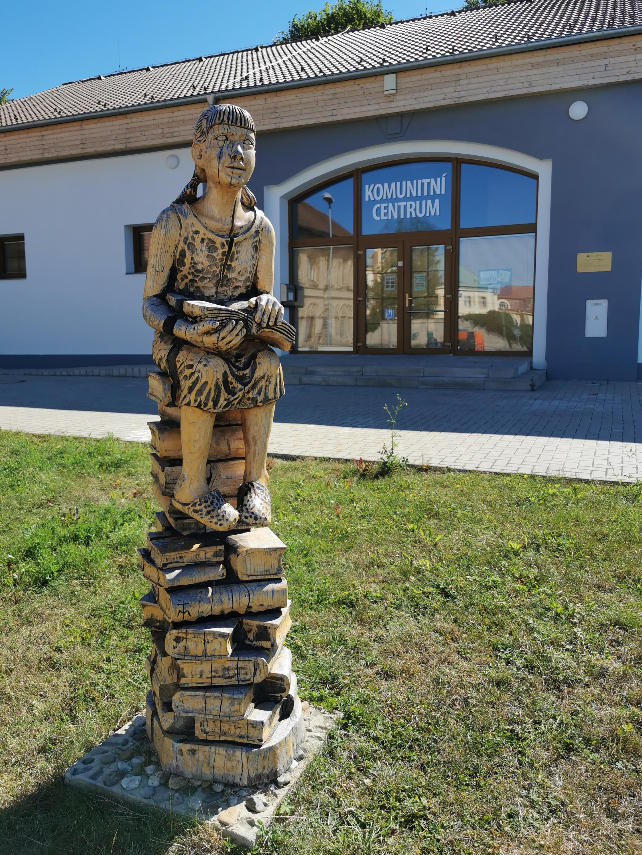 Místní lidová knihovna Kostomlaty pod Milešovkou foto 4