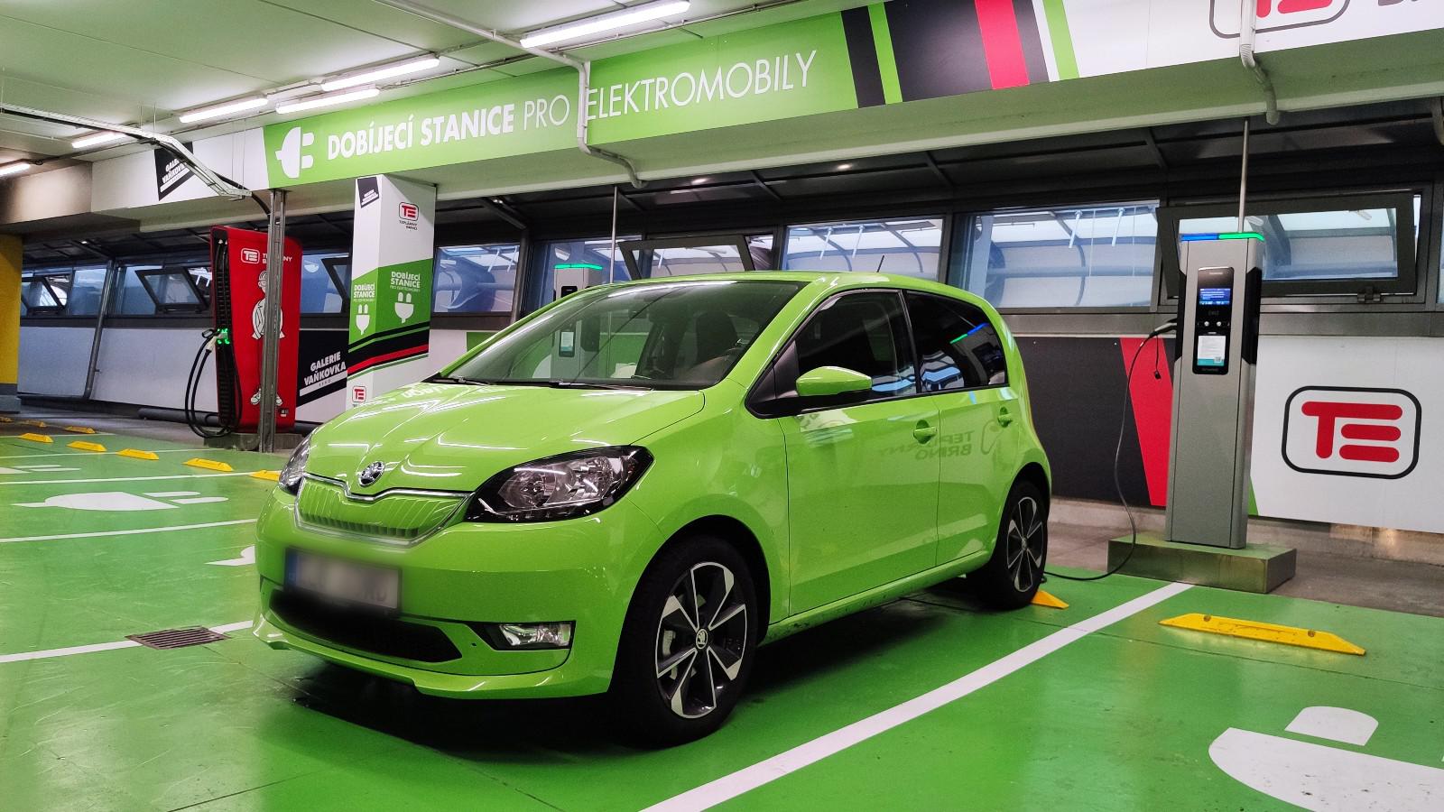 Veřejná rychlonabíjecí stanice foto 2