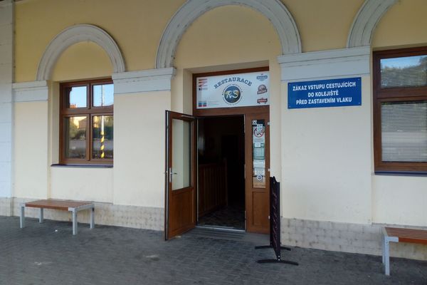 Restaurace Vlakov N dra Rakovn k II Firmy cz
