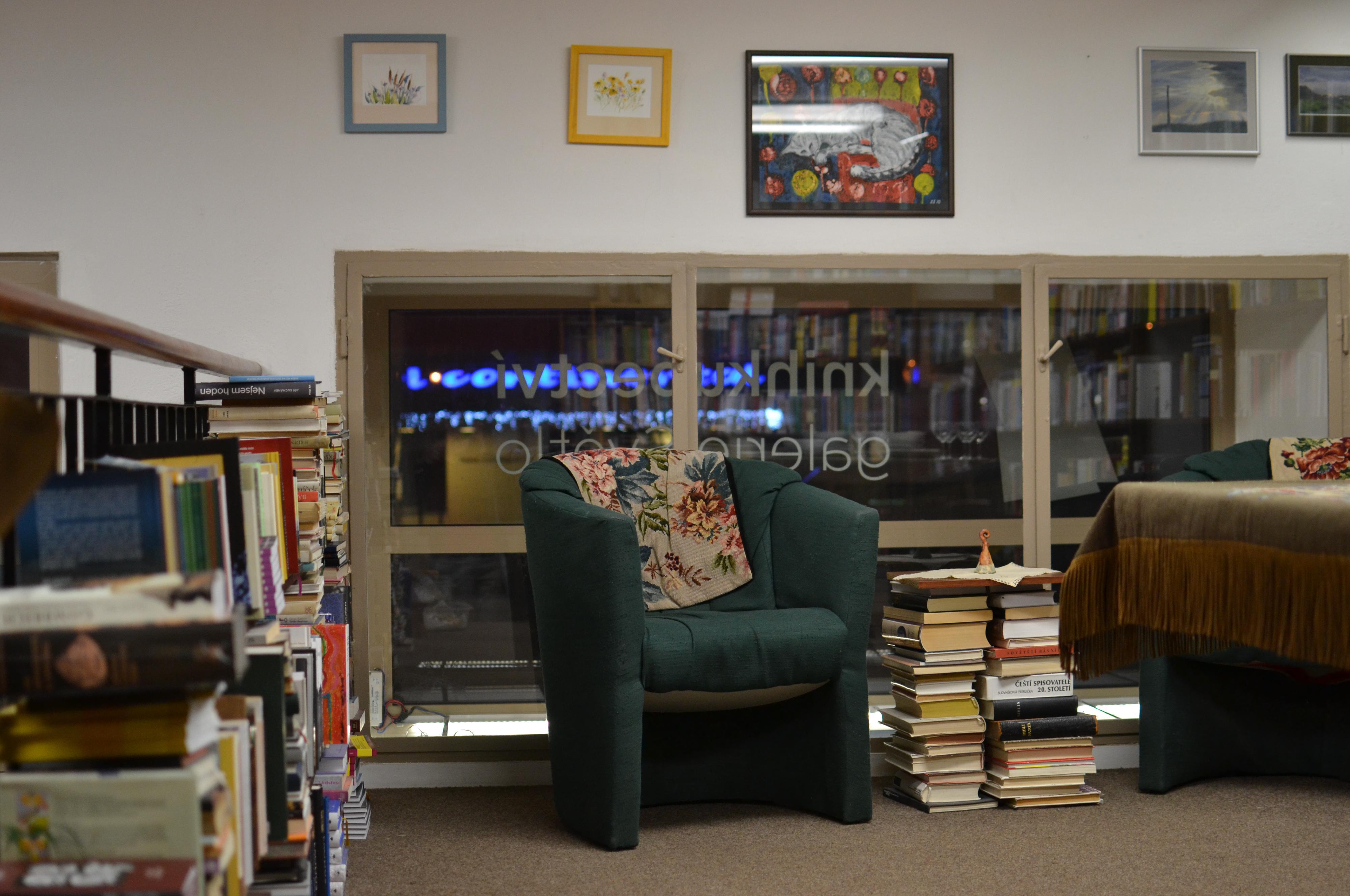 Knihkupectví & galerie Světlo