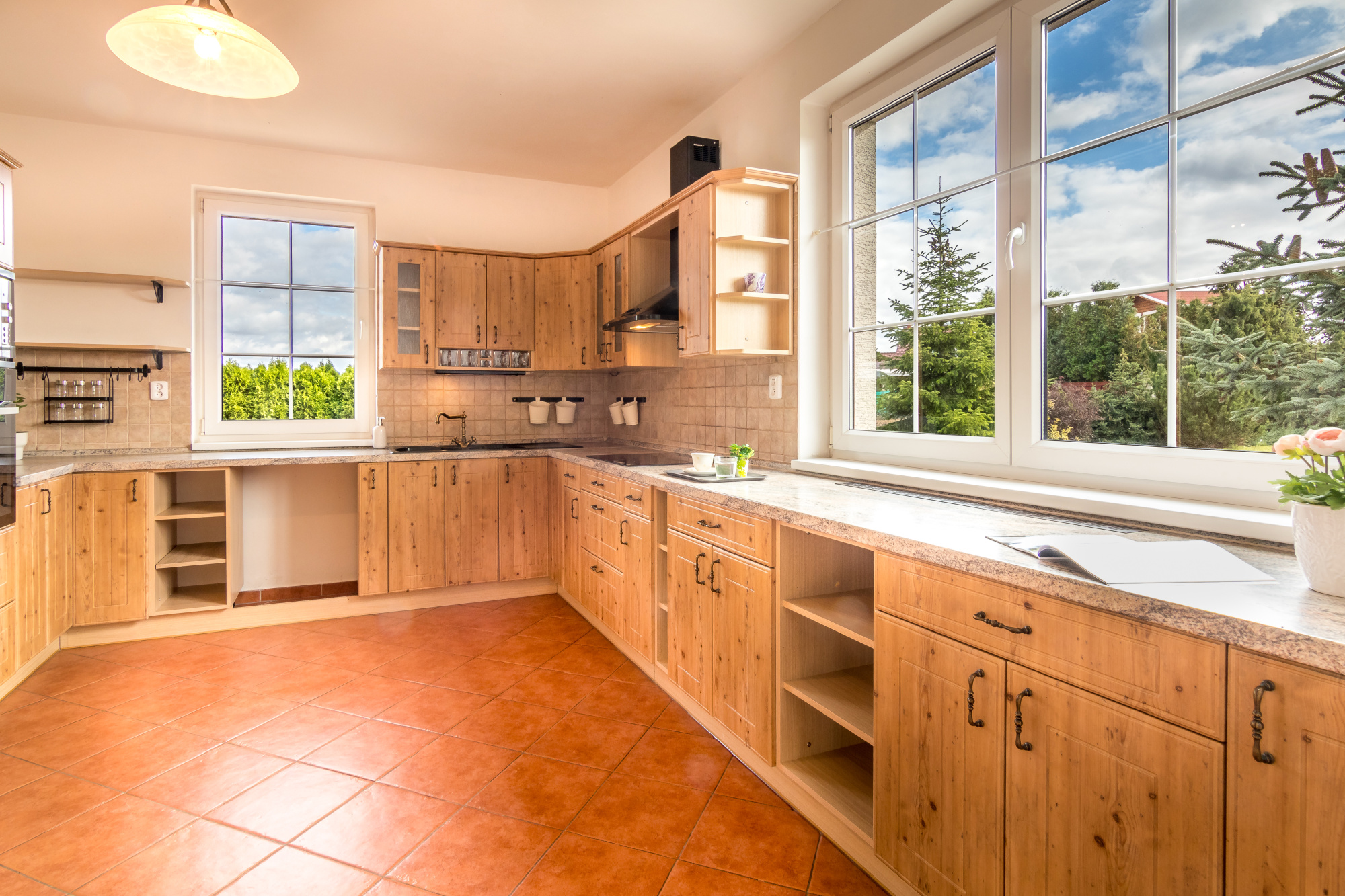 Ing. Monika Maděrová realitní makléřka foto 3