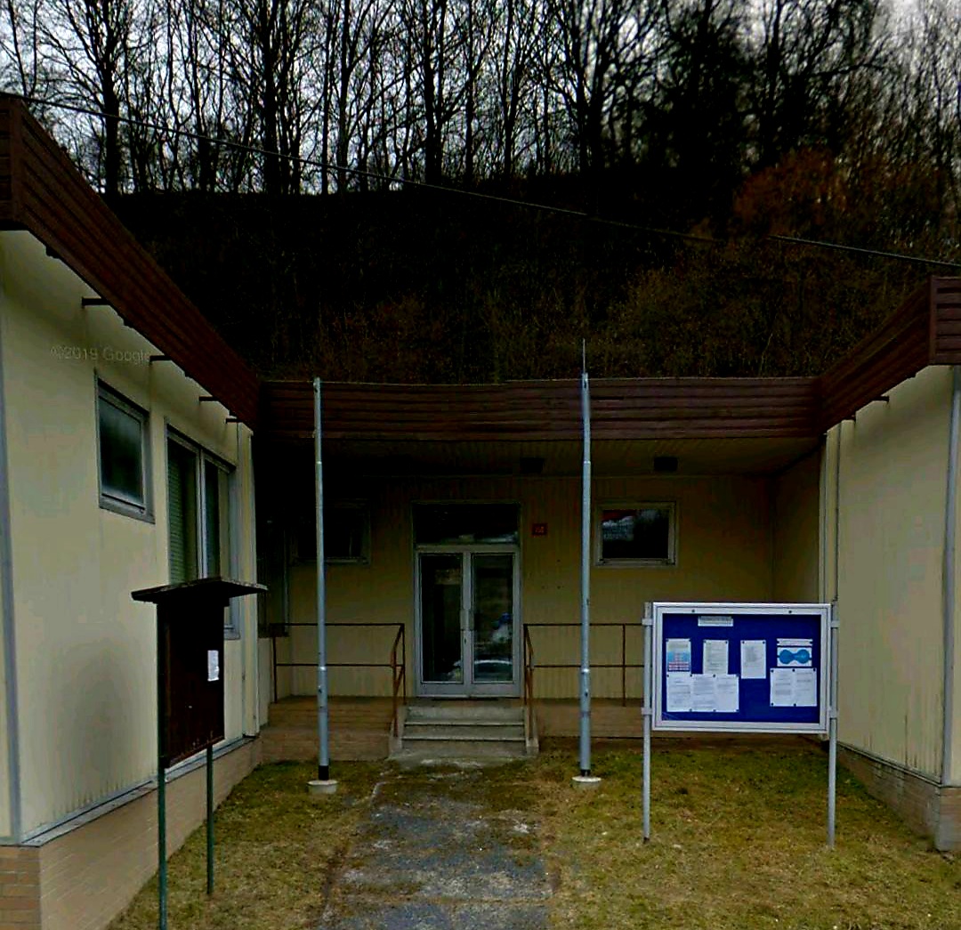 Doupovské Hradiště - obecní úřad foto 2
