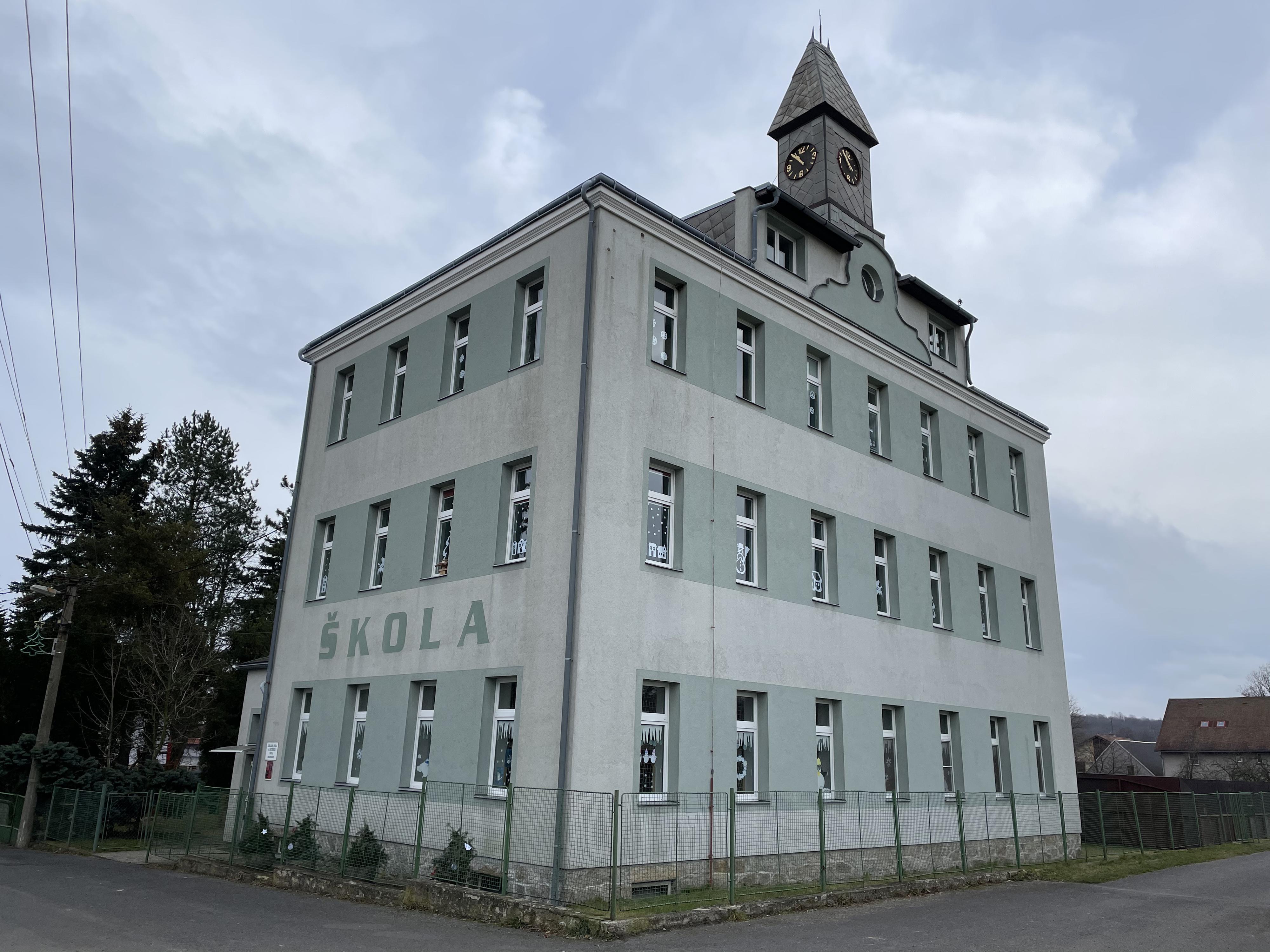 Základní škola a mateřská škola Božičany, okres Karlovy Vary, příspěvková organizace foto 3