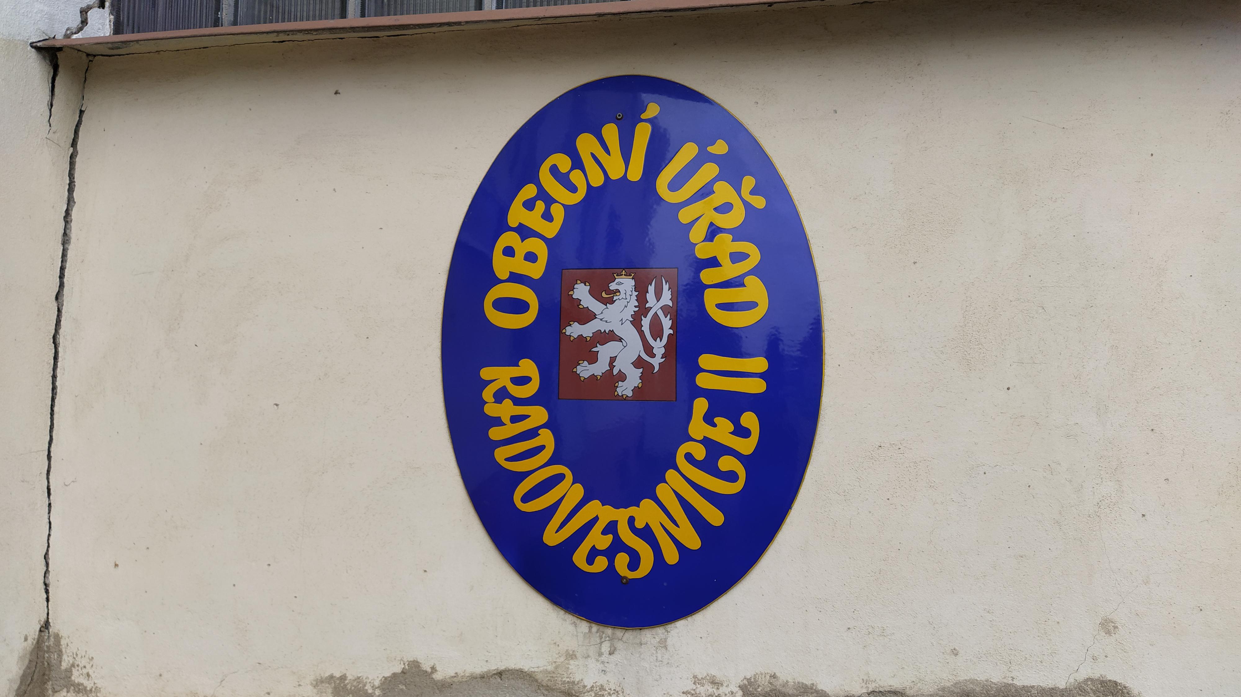 Radovesnice II - obecní úřad foto 2