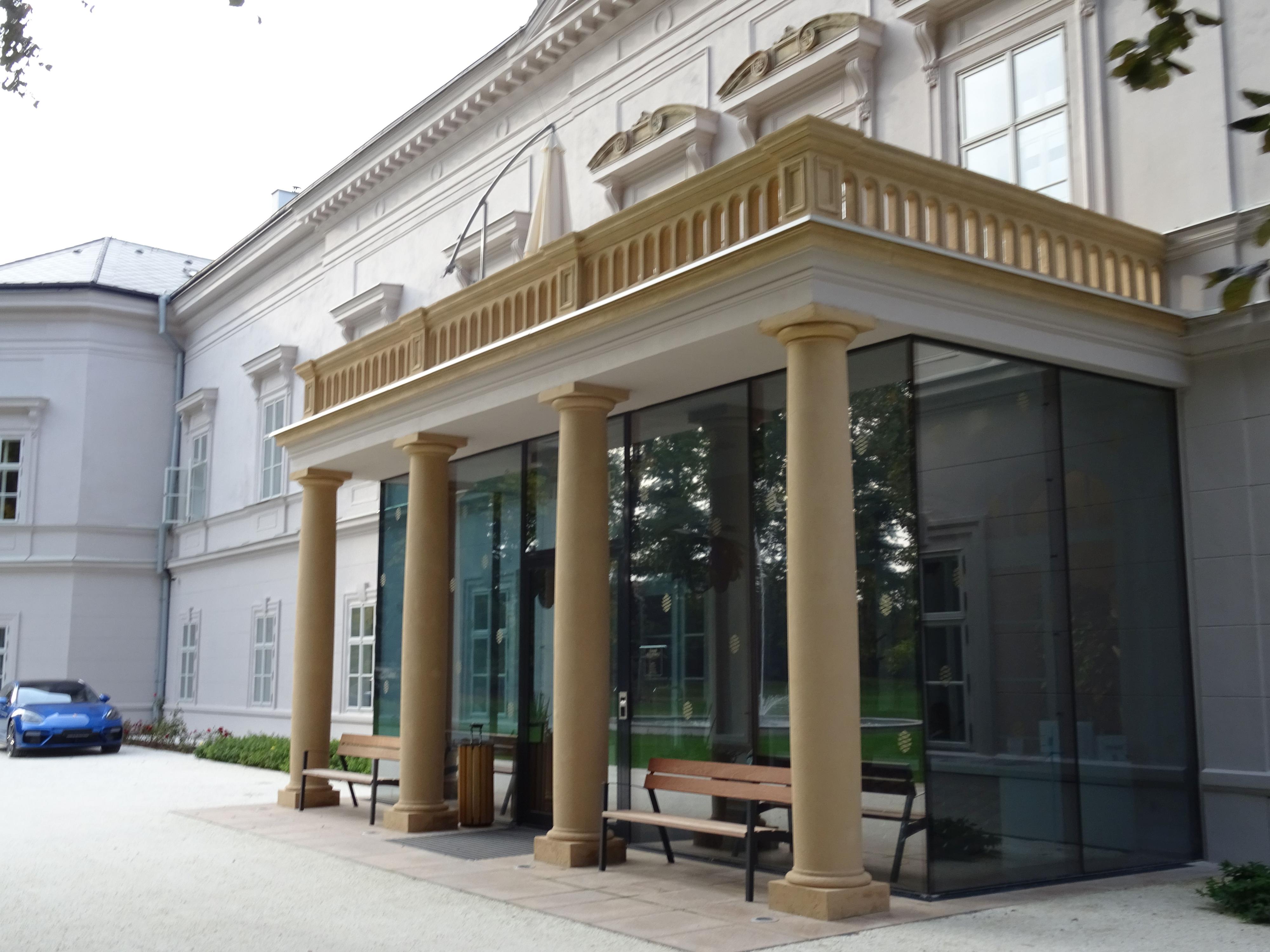 Hotel Zámek Ratměřice - Nabíjecí stanice foto 3