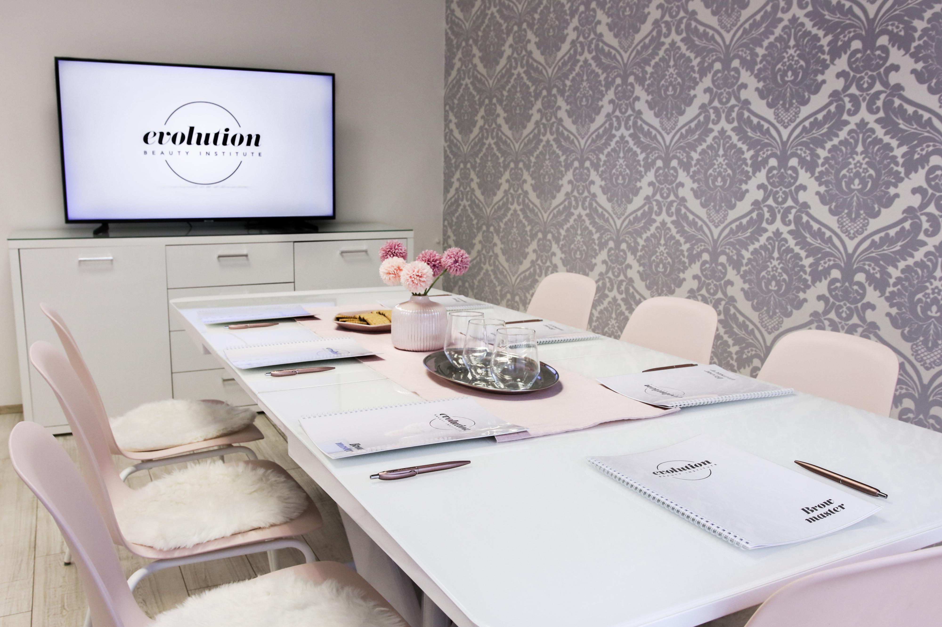 Kosmetická škola Evolution Beauty Institute