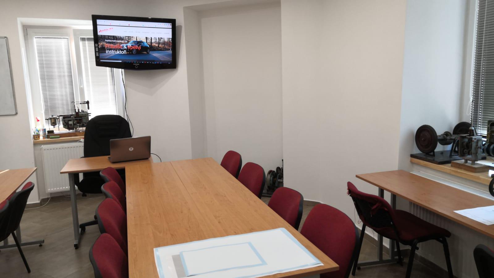 Autoškola - Kříž