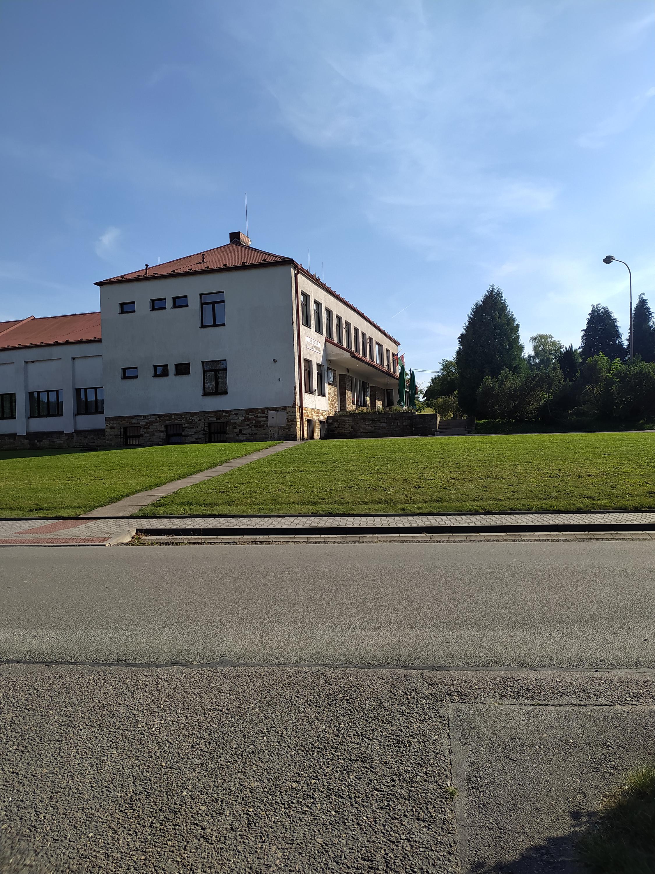 Tutleky - obecní úřad foto 1