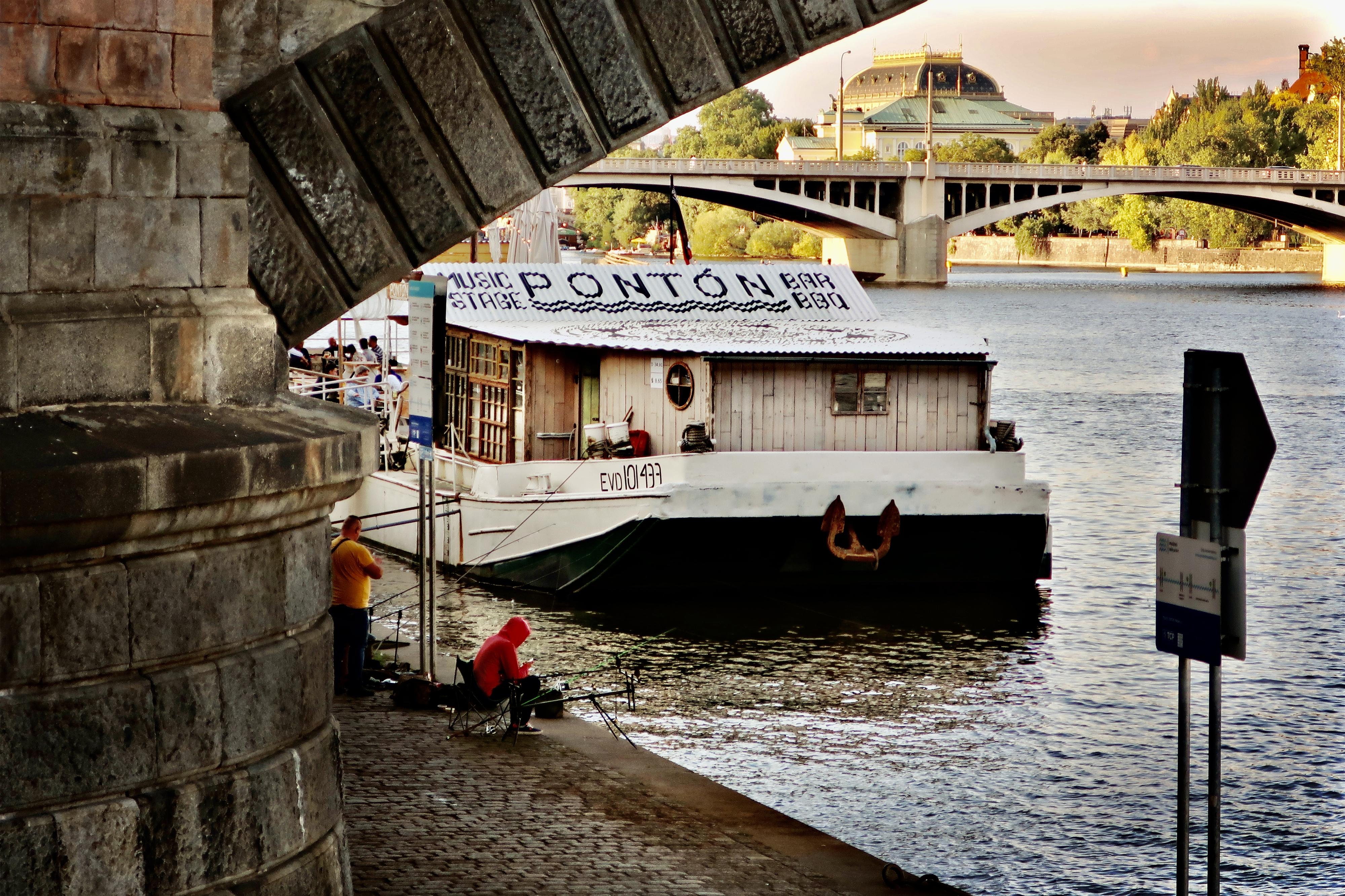 Ponton Prague foto 3