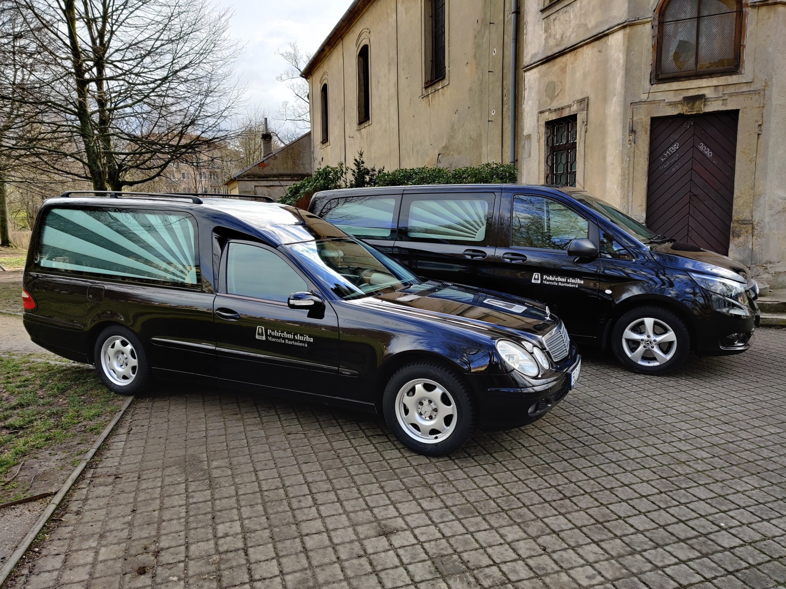 POHŘEBNÍ SLUŽBA MARCELA BARTOŇOVÁ foto 3