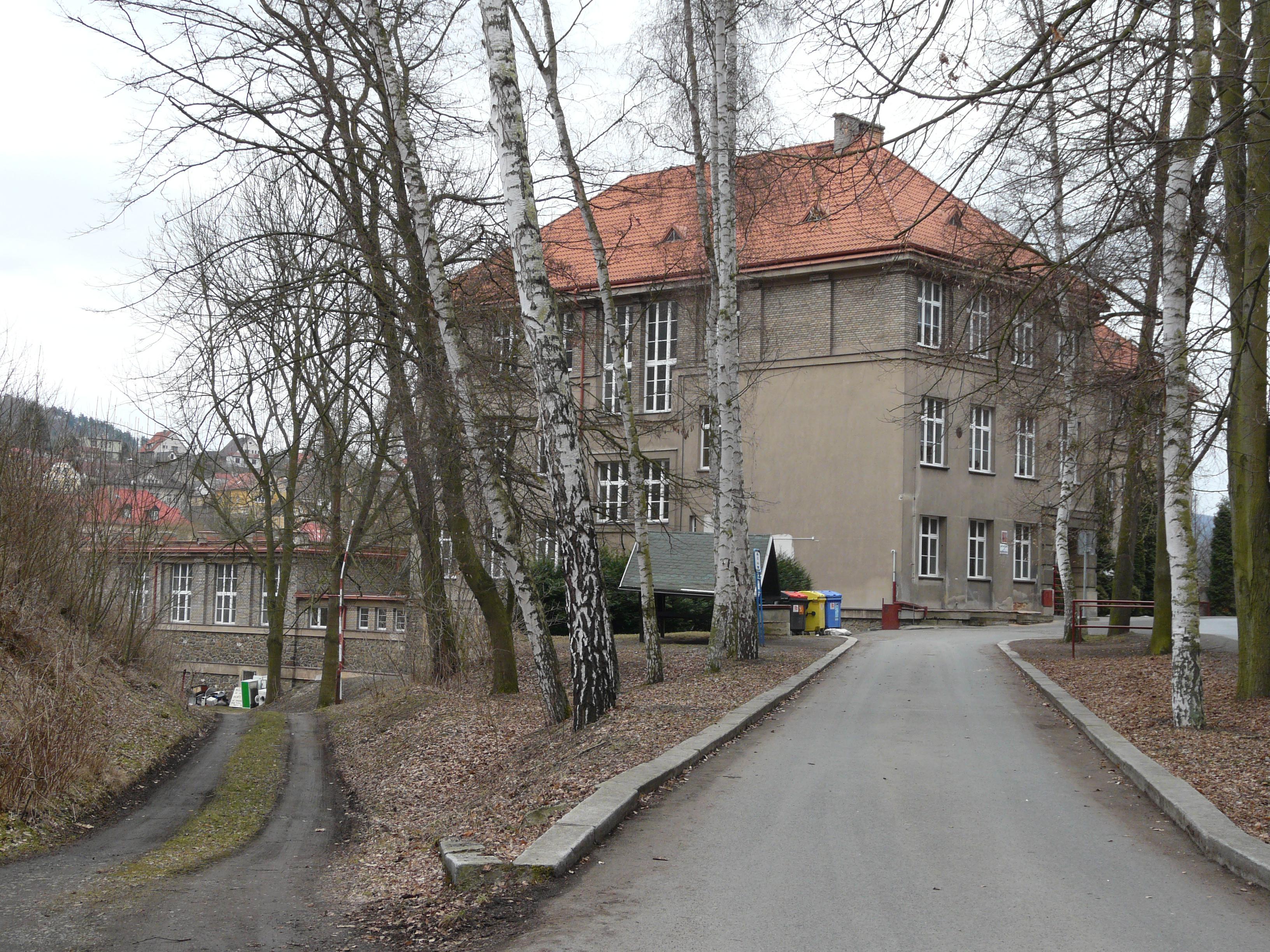 Základní škola a Mateřská škola Křivoklát foto 3