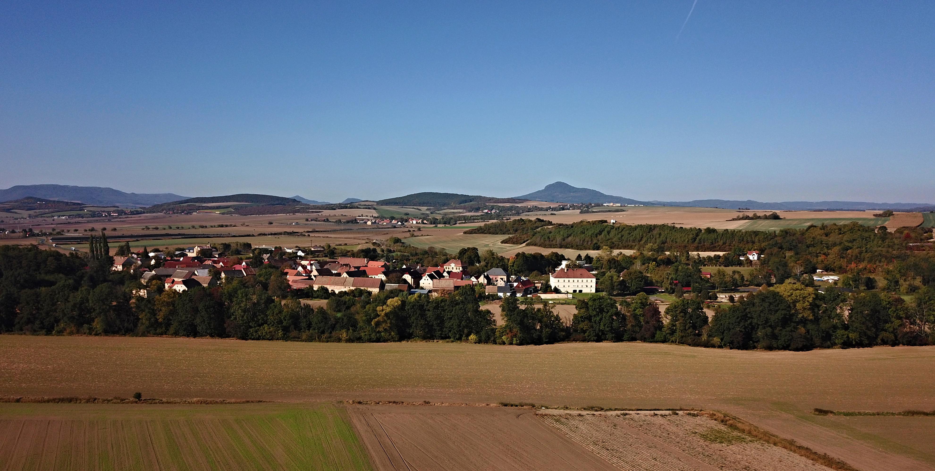 Vrutice - obecní úřad foto 2