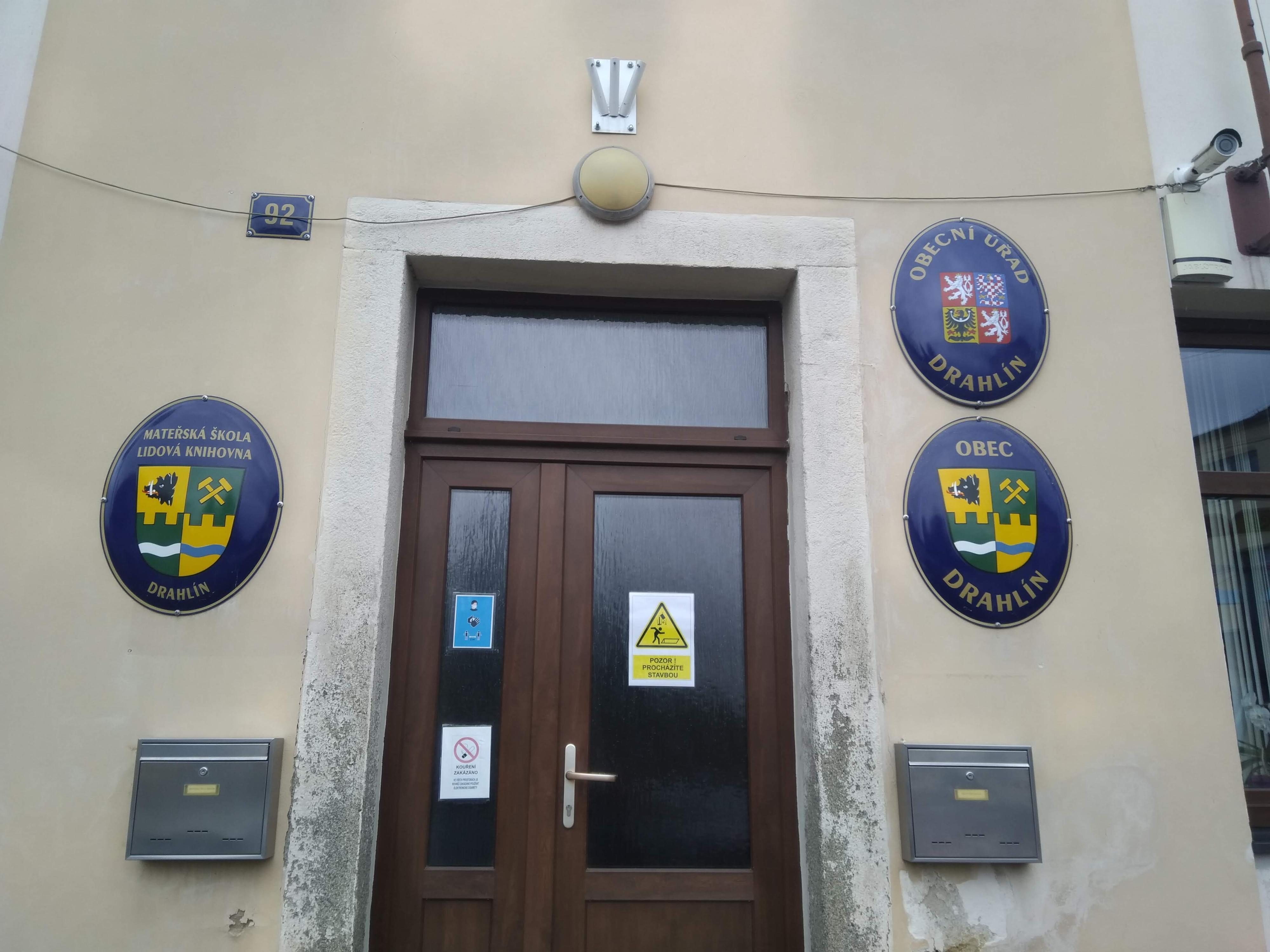Obecní knihovna Drahlín foto 2