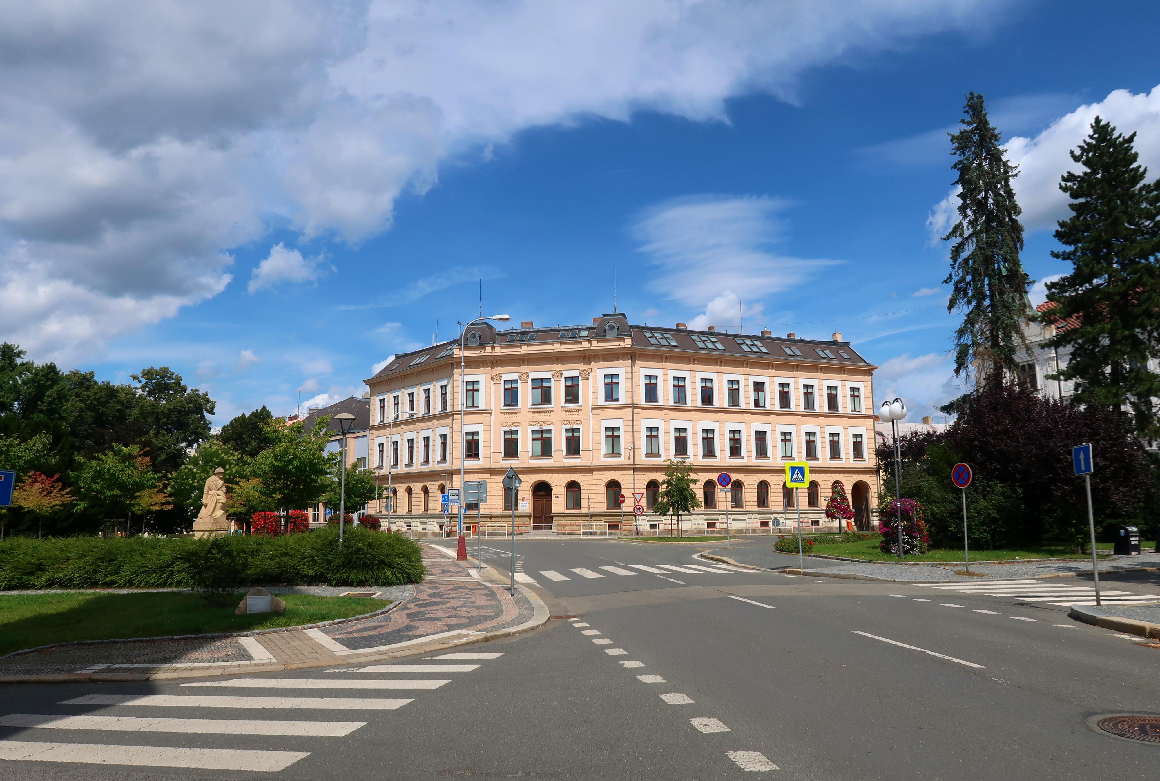 ZŠ Mladá Boleslav, Komenského náměstí foto 2
