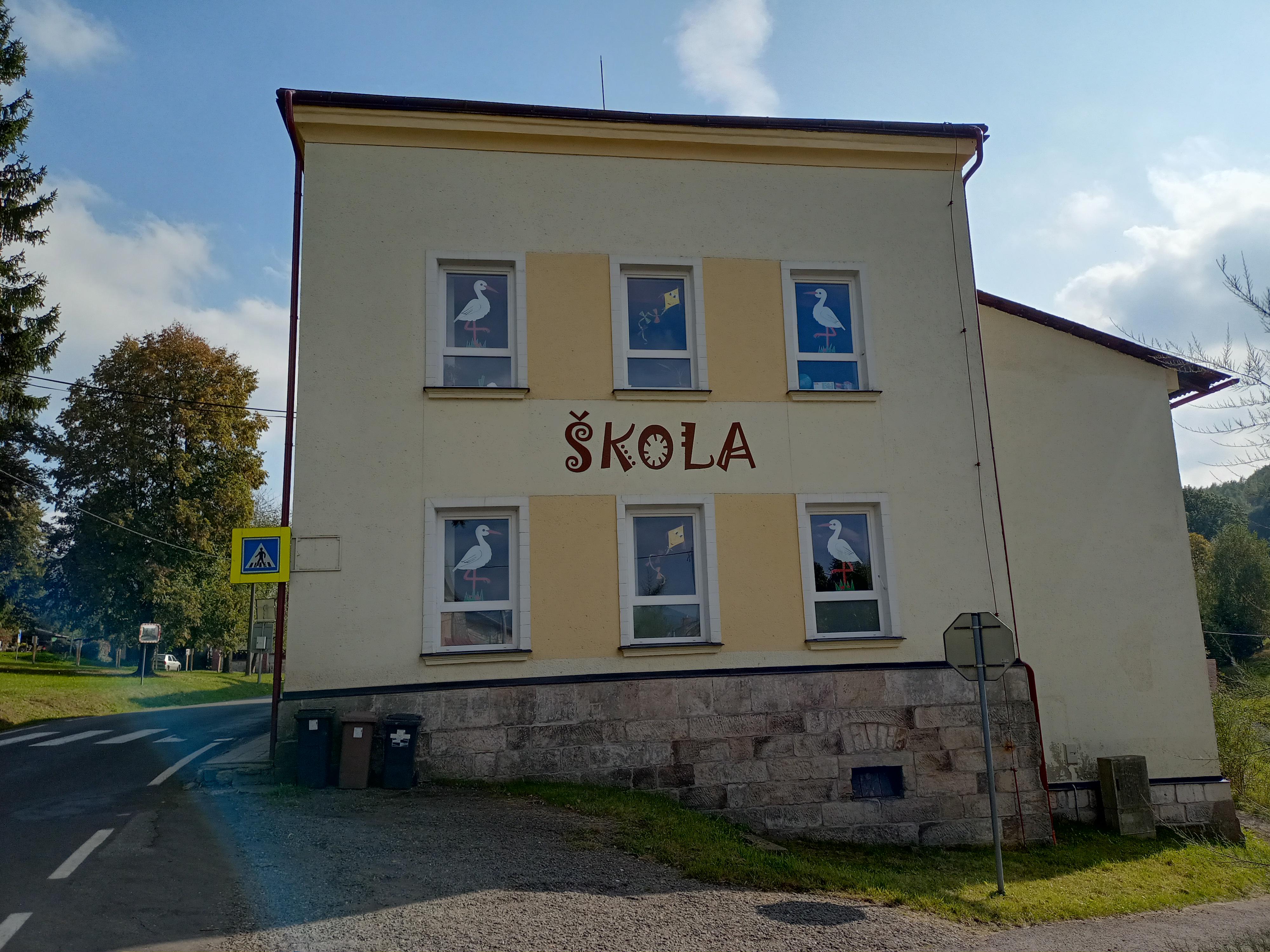 ZŠ a MŠ pplk. Jaromíra Brože, Chvaleč foto 2