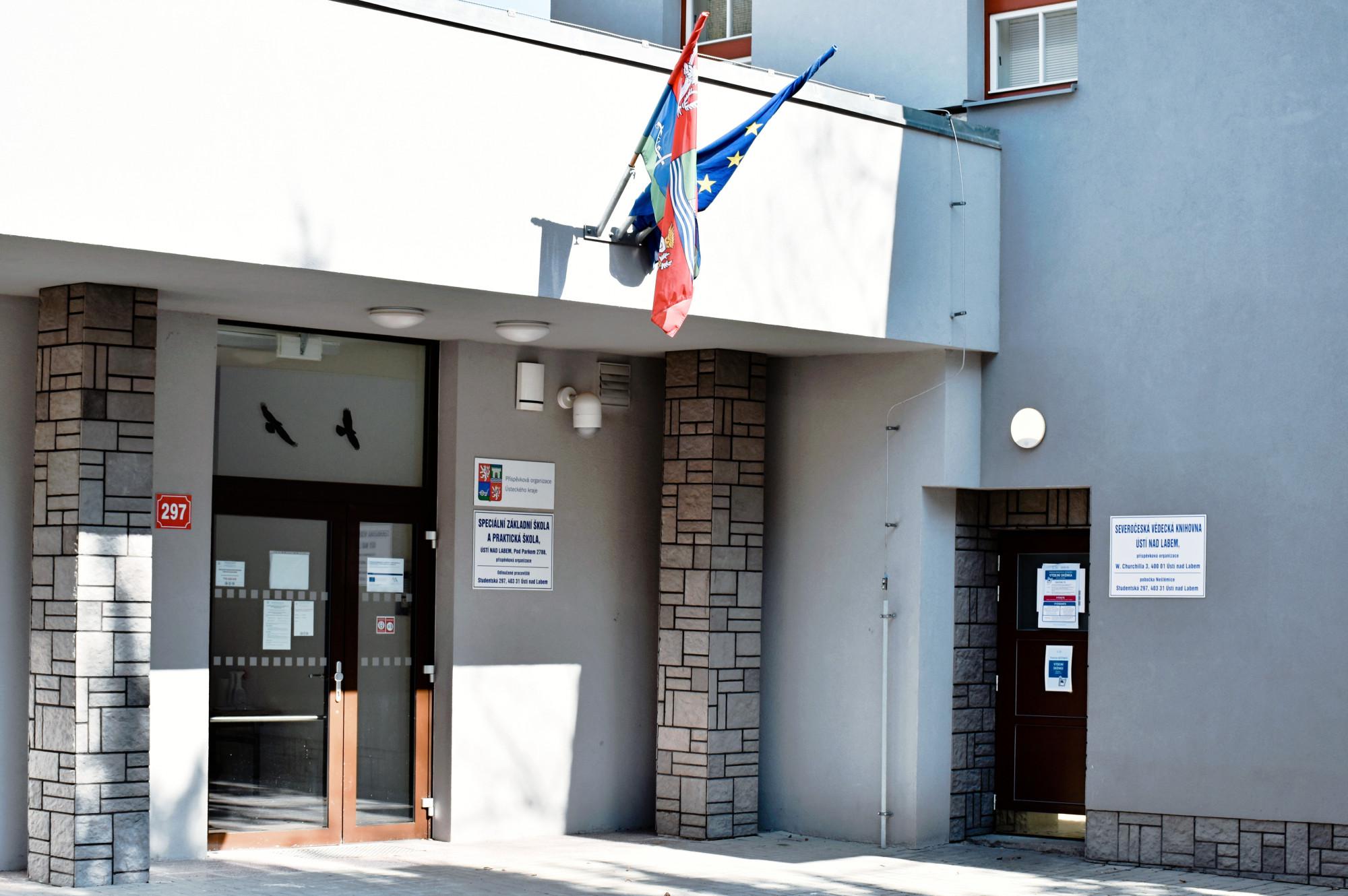 Knihovna Ústeckého kraje - Pobočka Neštěmice foto 1