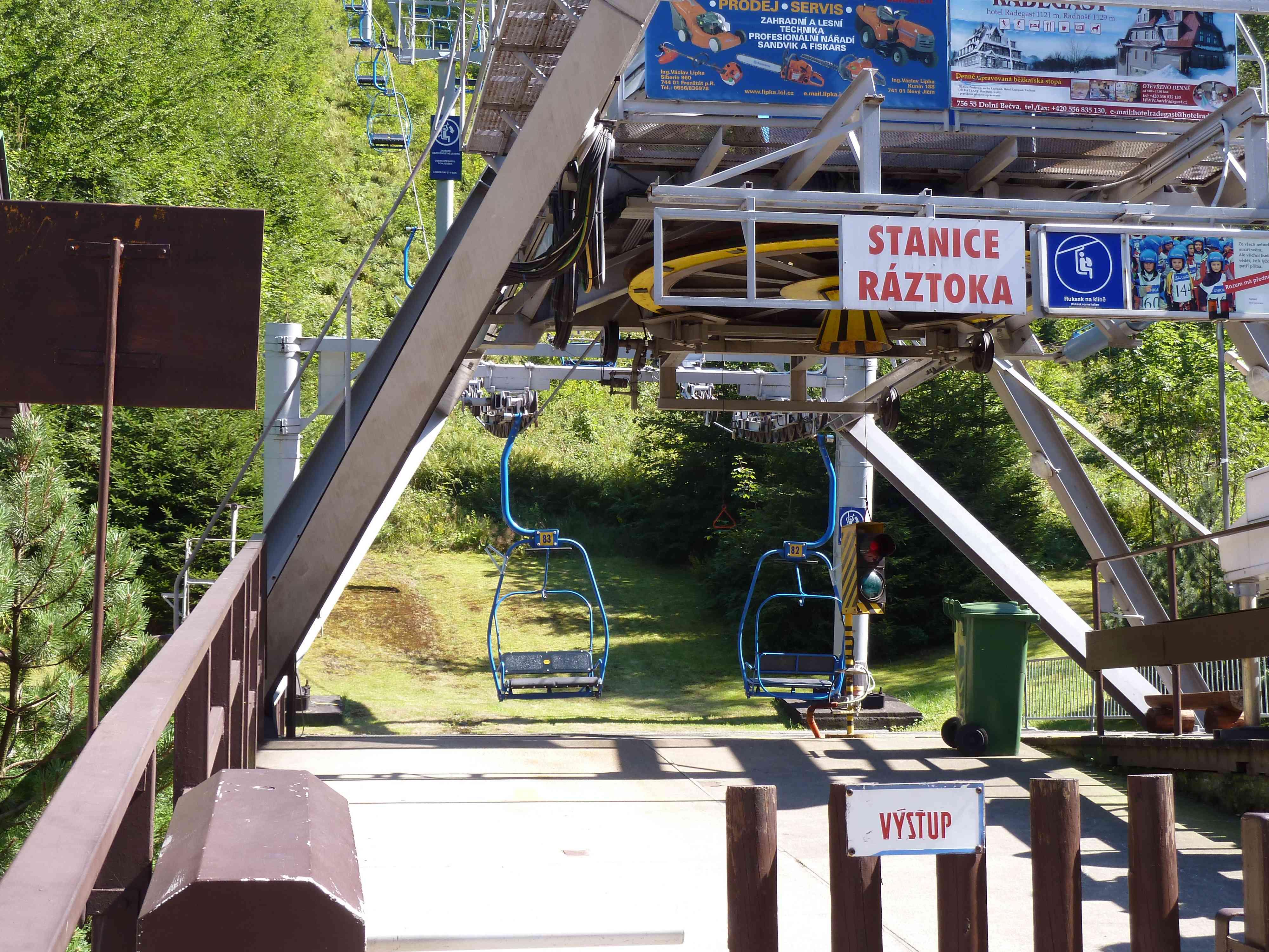 Lyžařské středisko Pustevny - půjčovna foto 5