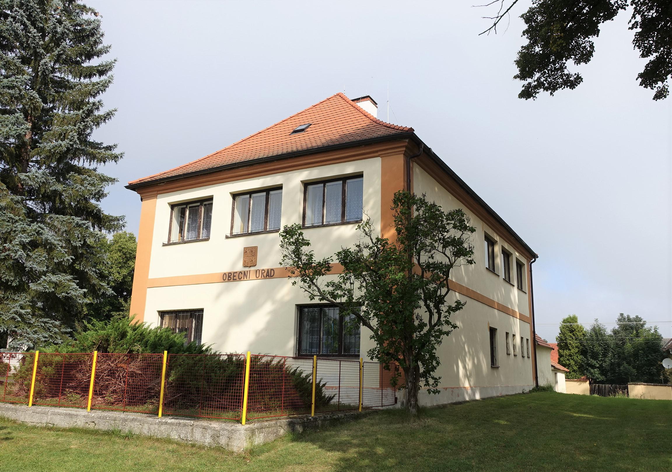 Dnešice - obecní úřad foto 3
