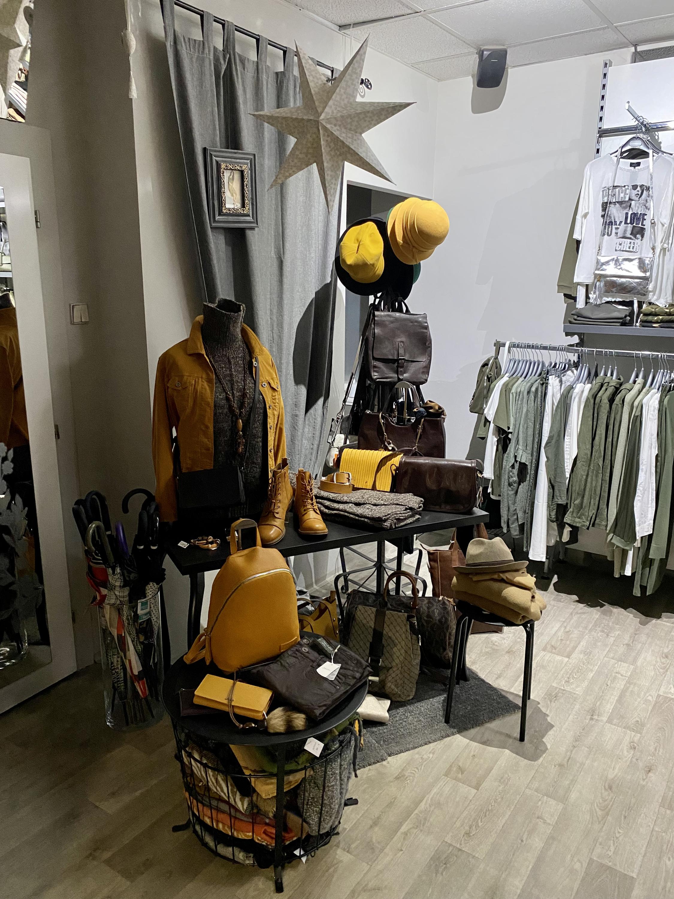 MI 842 butik Módy foto 3