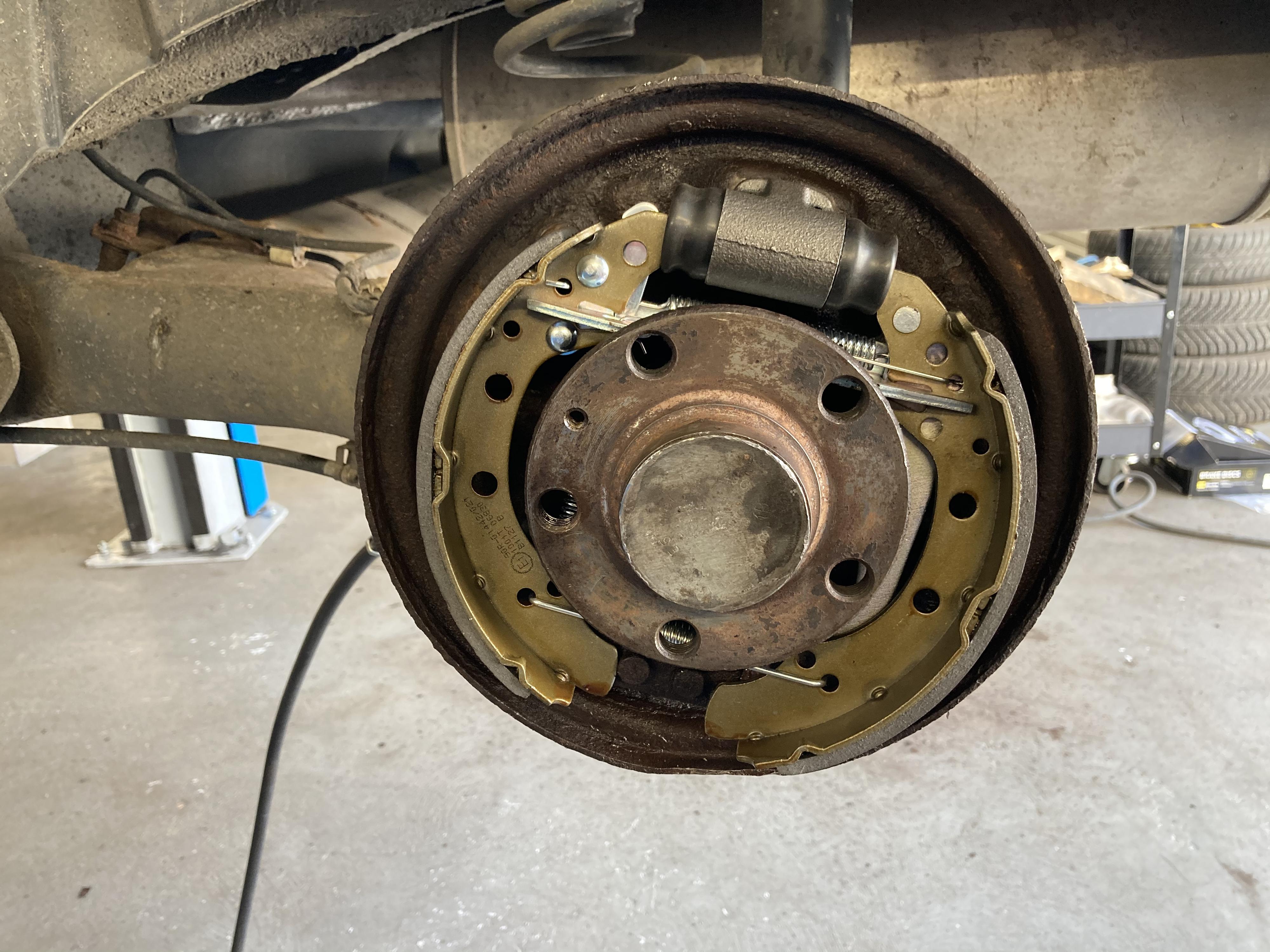 Auto Pneu Servis MK foto 4