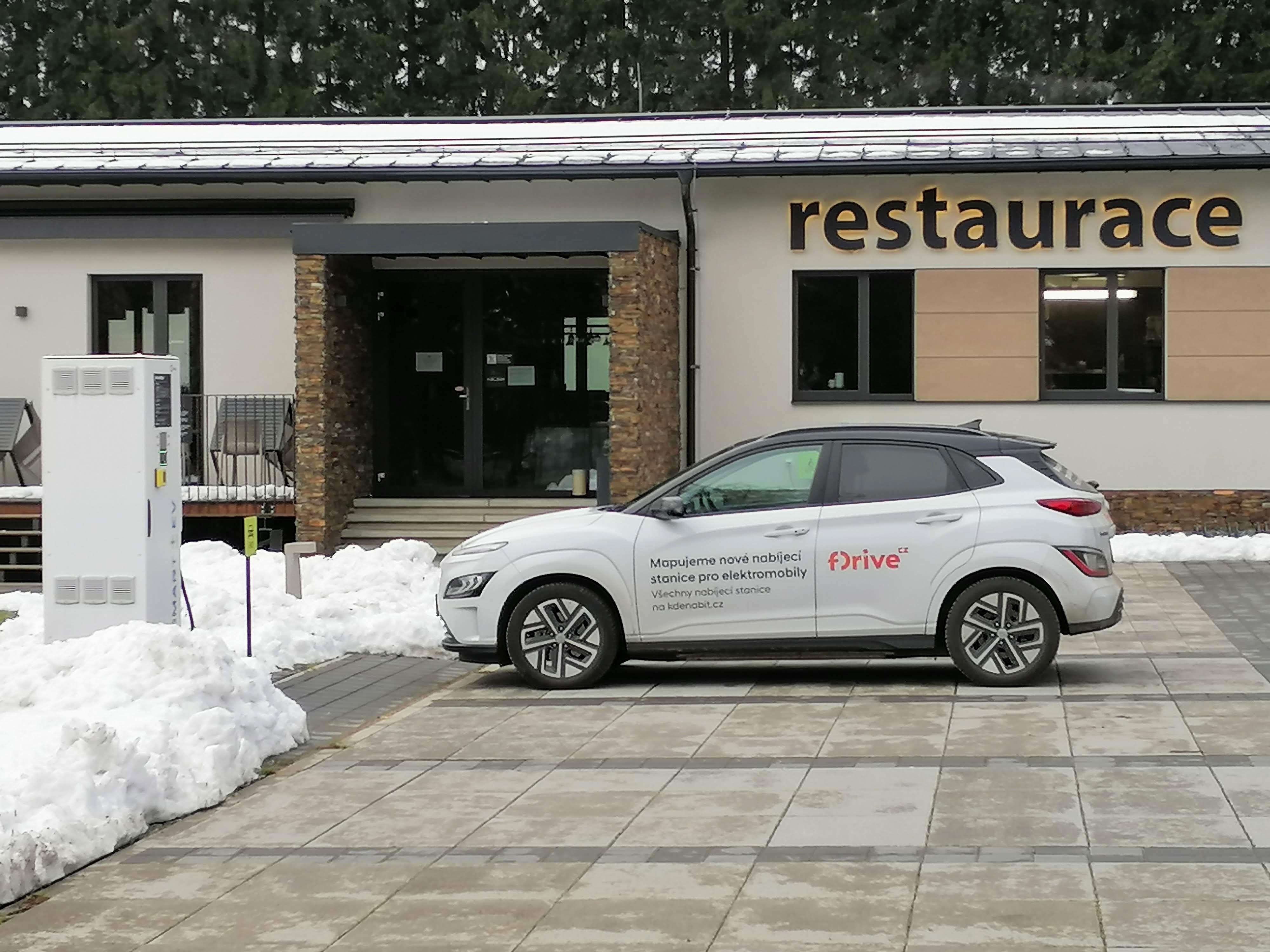 Nabíjecí stanice Restaurace resort Sněžné foto 3