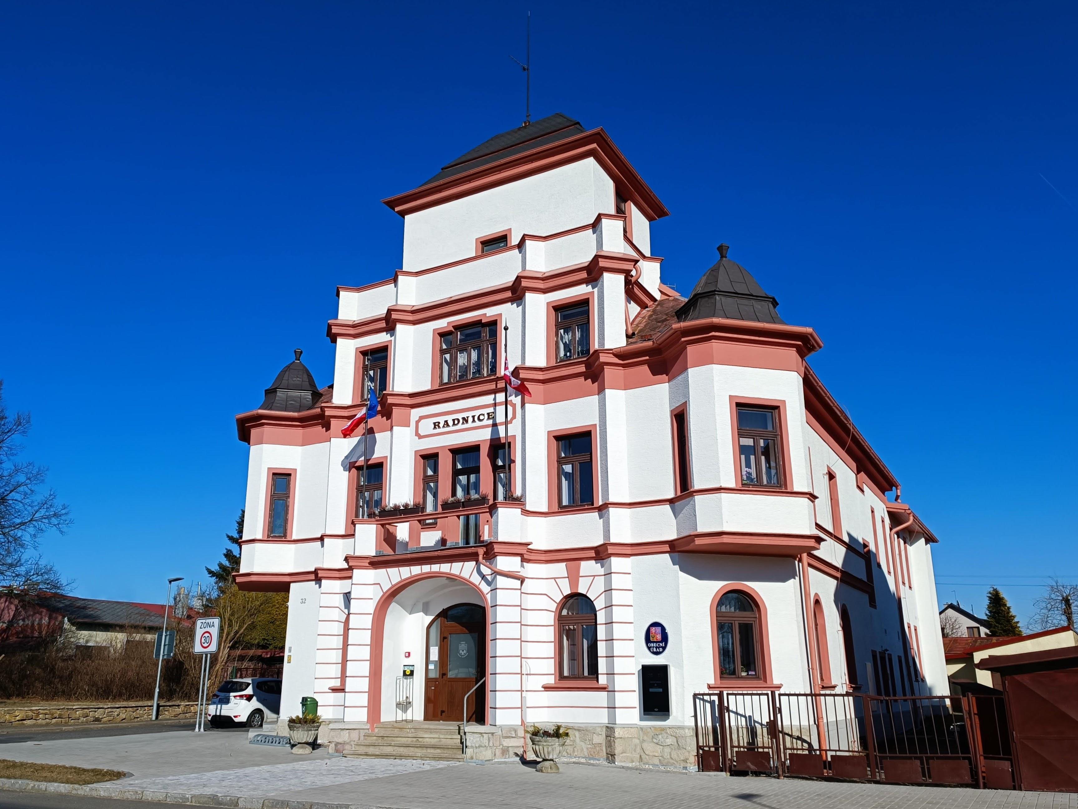 Velká Hleďsebe - obecní úřad foto 2