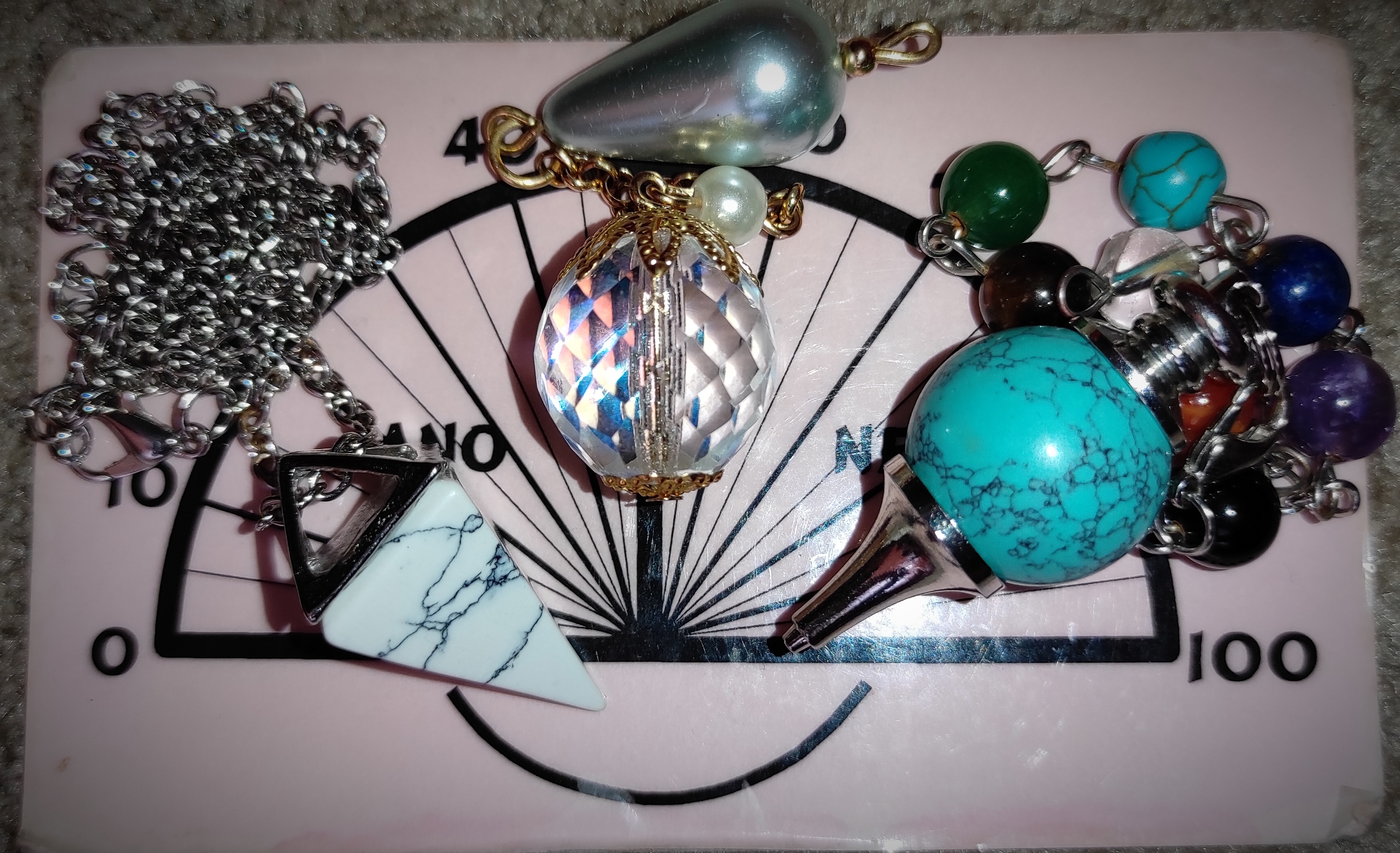 Karty a kyvadlo od Petry