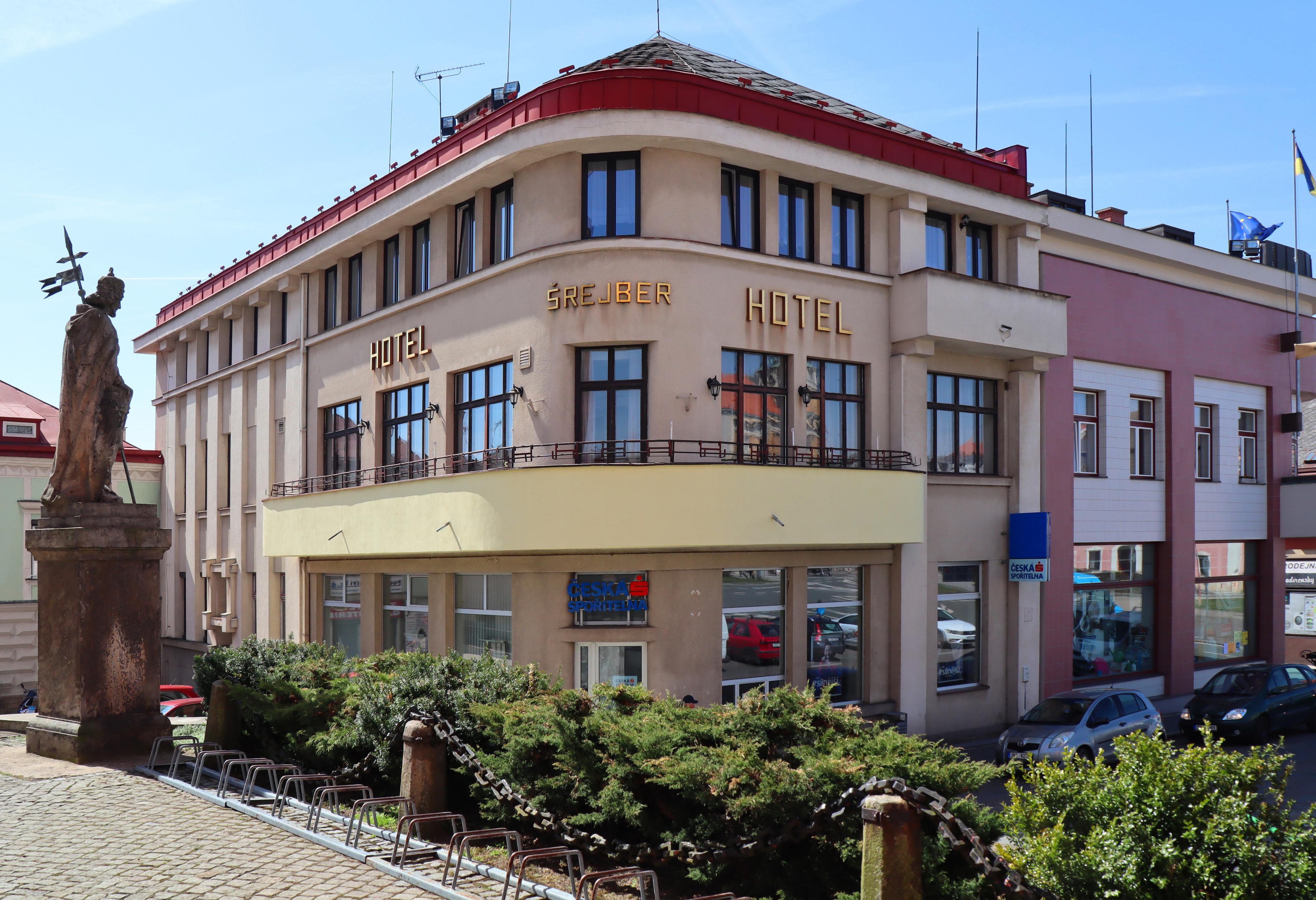 Česká spořitelna, a.s. foto 2