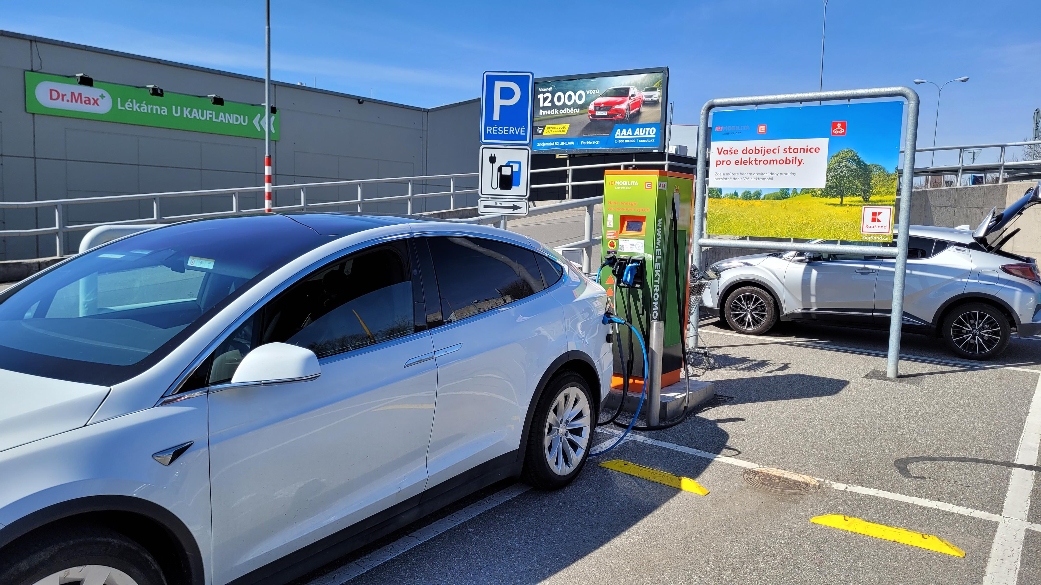 Nabíjecí stanice ČEZ foto 3