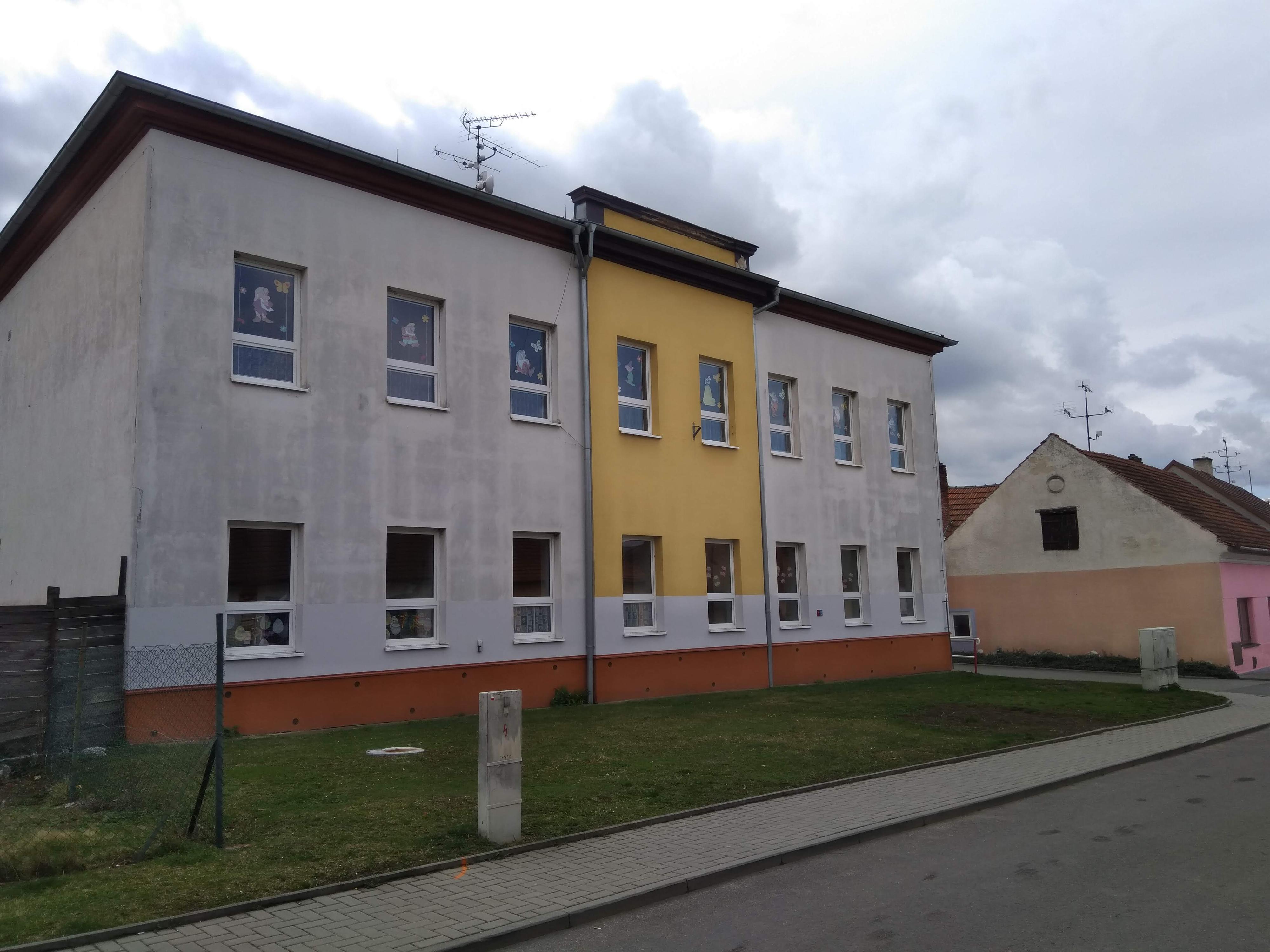 Mateřská škola Perná, okres Břeclav foto 2