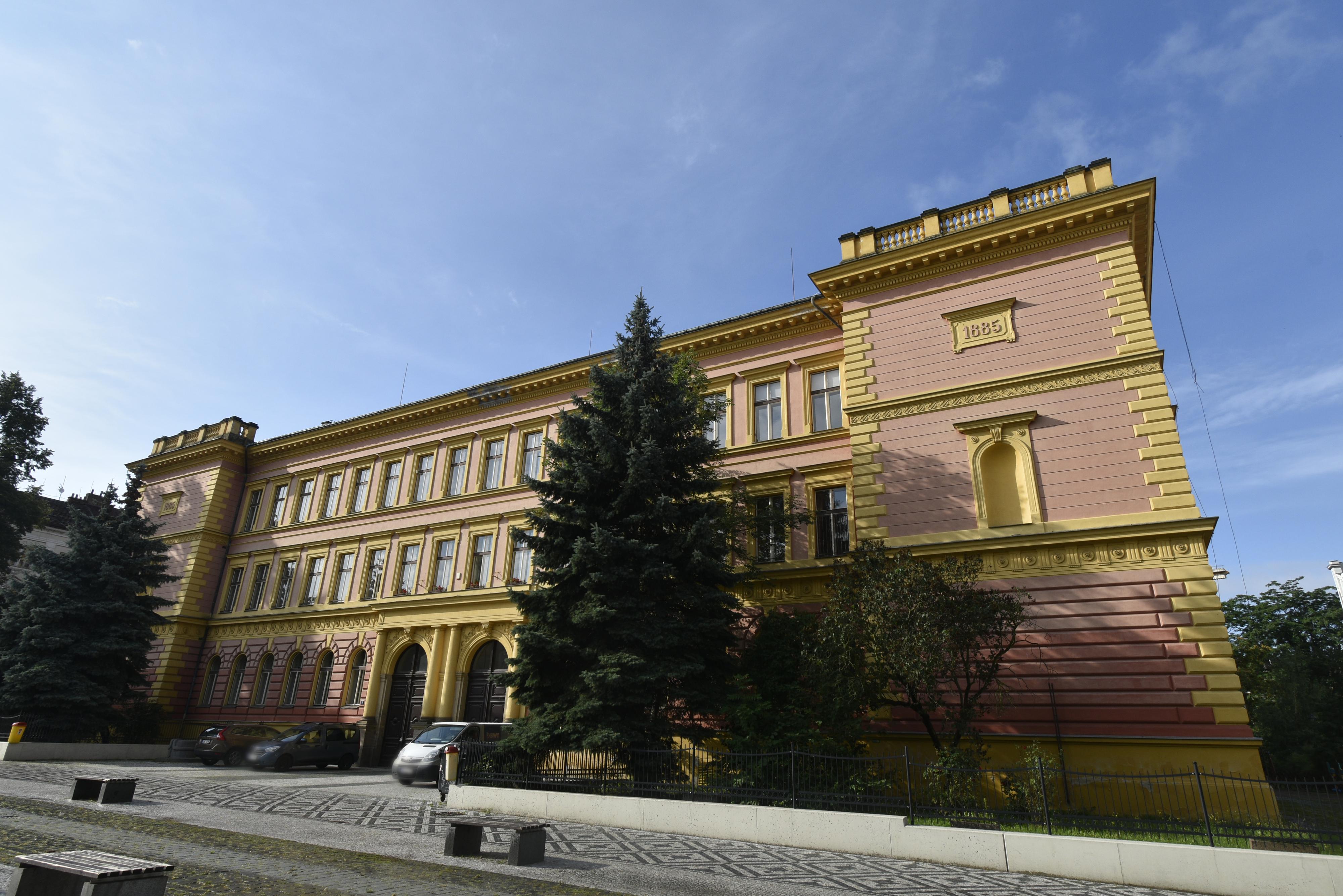 Základní škola, Praha 2, Botičská 8 foto 3