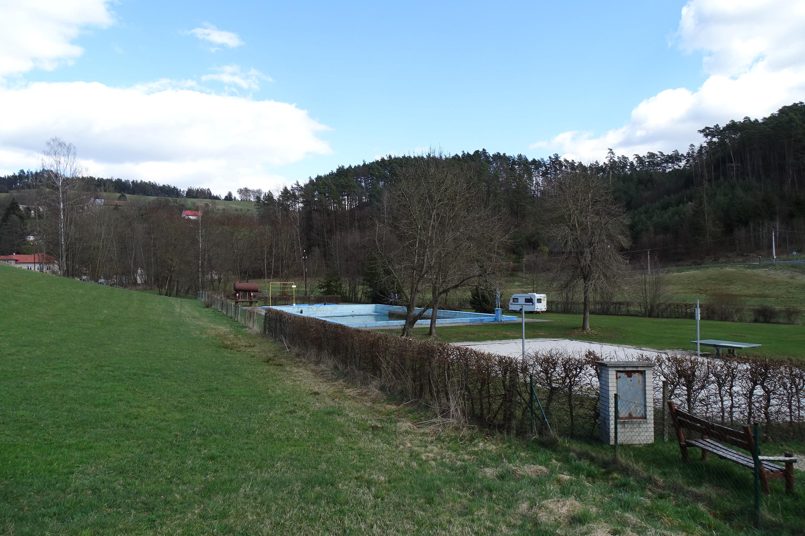 AUTOKEMP KACANOVY - koupaliště foto 5